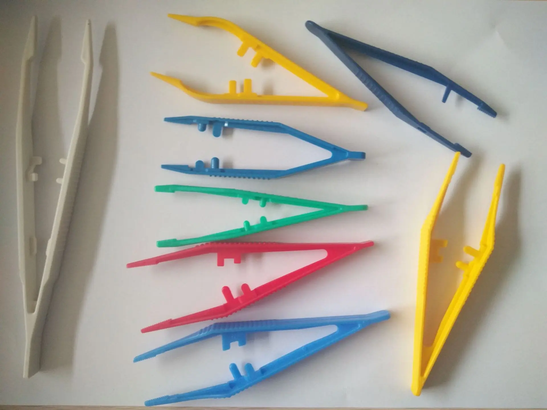 Surgical Instruments Stainless Steel Tweezers Dressing Thumb Forceps Manual Power Clamp Safety MOL Plastic Dissecting Forceps