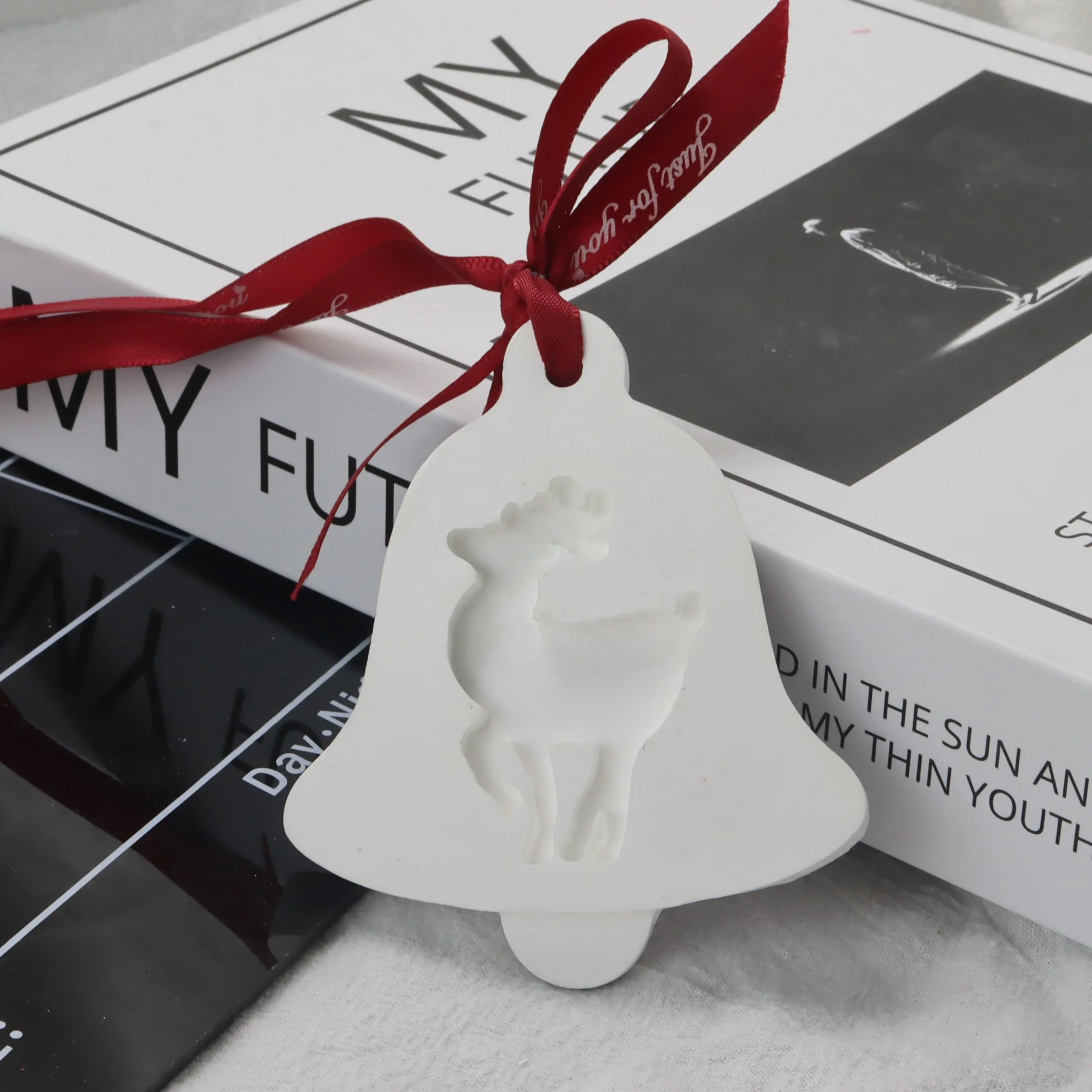 2024 Customized Bell Shaped Christmas Tree Hanging Car Essential Oil Perfume Solid Aroma Stone Diffuser Air Freshener