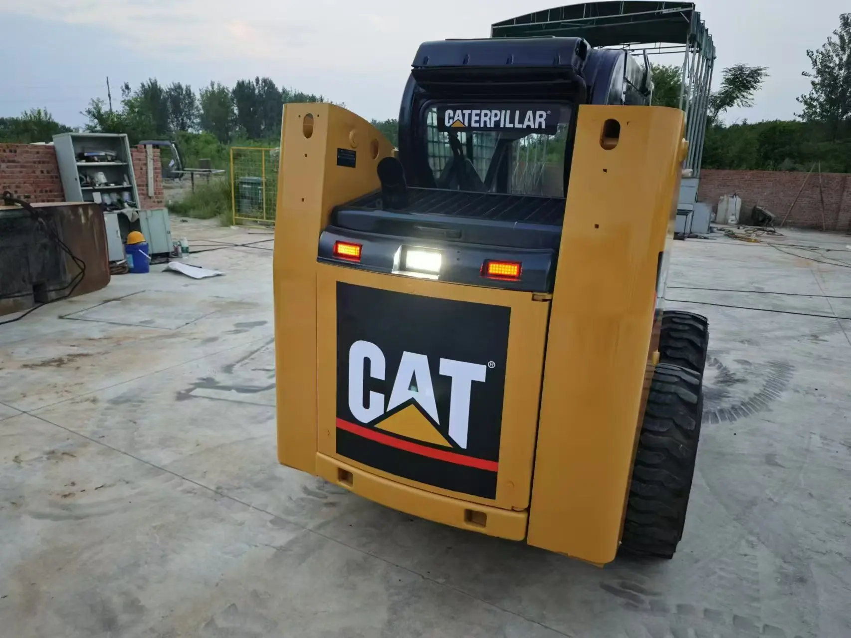 Original Japan Import Cheap Caterpillar CAT246 Wheel Mini Skid Steer Loader CAT246C Mini Loader Machine for cheap price