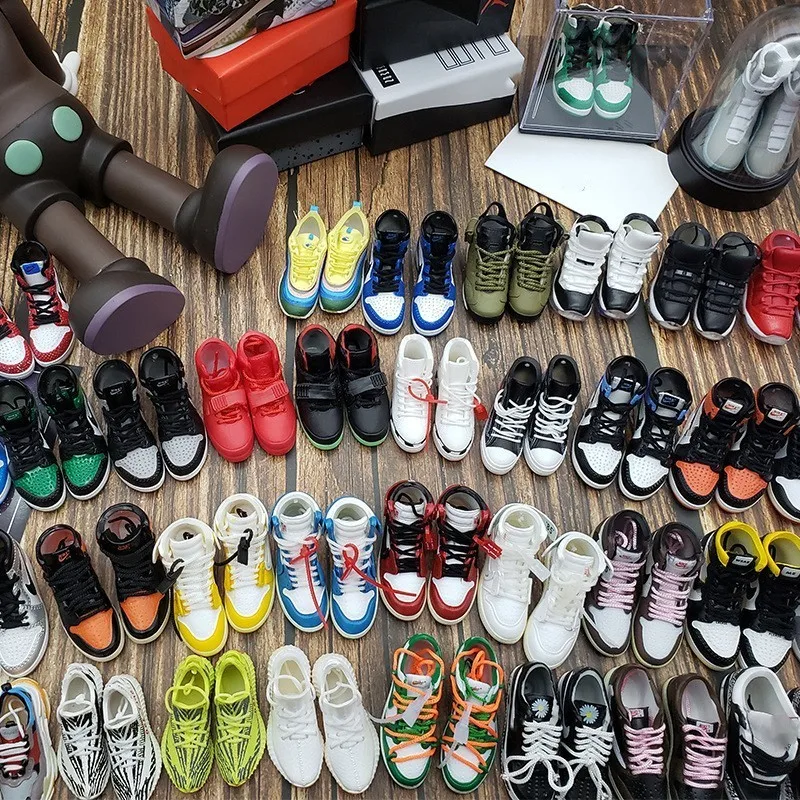 Wholesale Basketball 3d Mini Sneakers Aj Shoes Rubber PVC Jor dan Shoe Keychain Model Cute Keychains