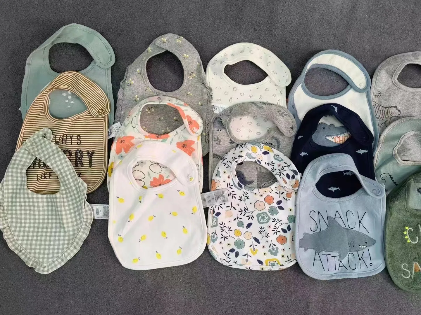 Branded stock wholesale baby wears children garment stock lots baby clothing bibs stocks