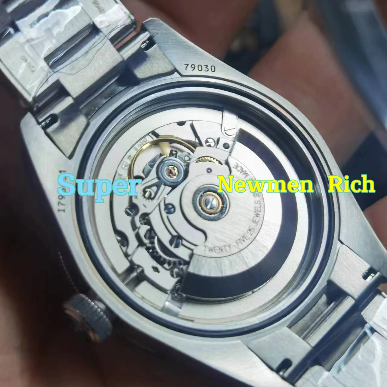 3A Luxury Quality Noob Factory Clean Factory Super Clone Swiss Watches Eta 3135 Movement Luminous Diving Watch