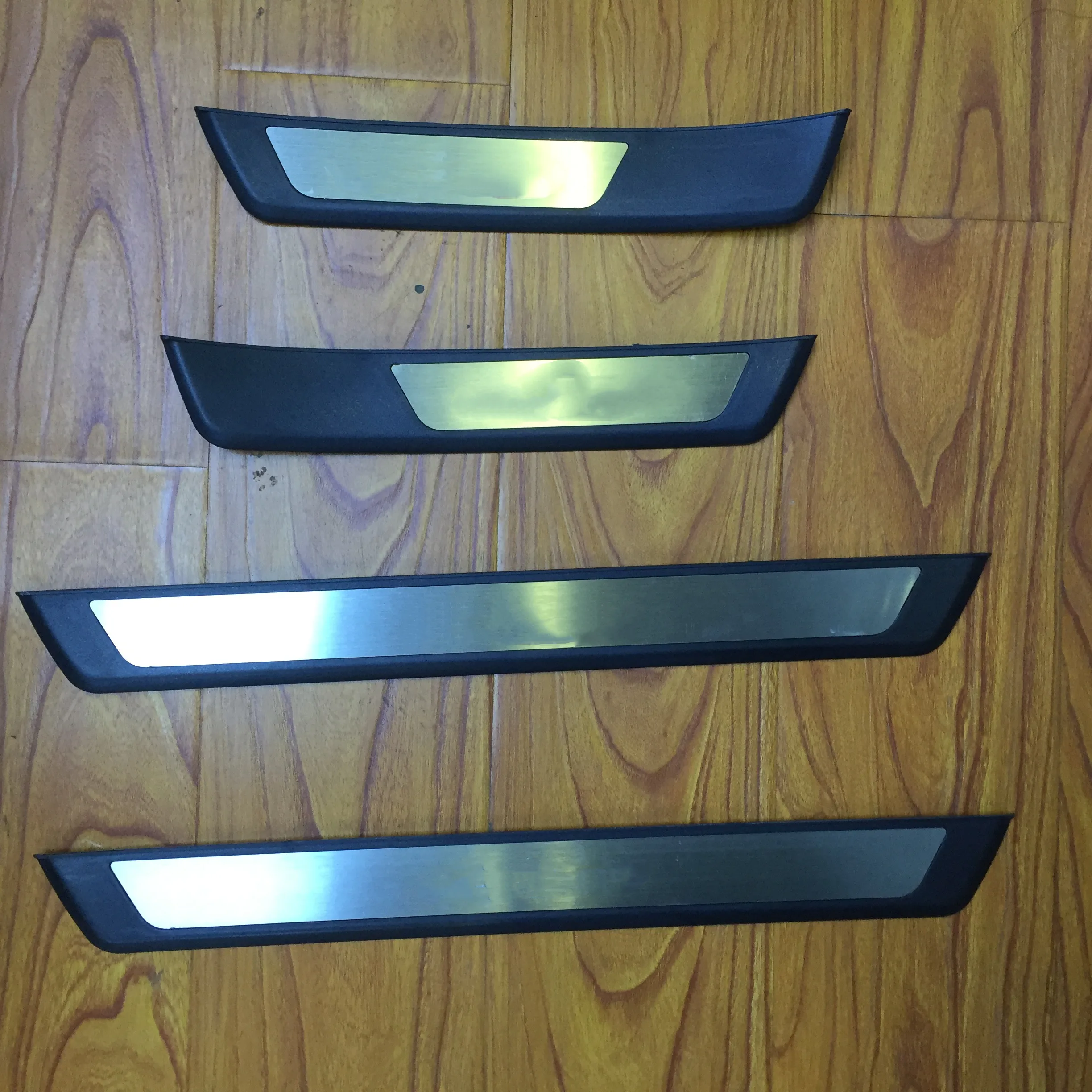 KQD wholesale factory hot selling High Quality Car Door Guard Car Door exterior door sill Protector For Fit 2014-on