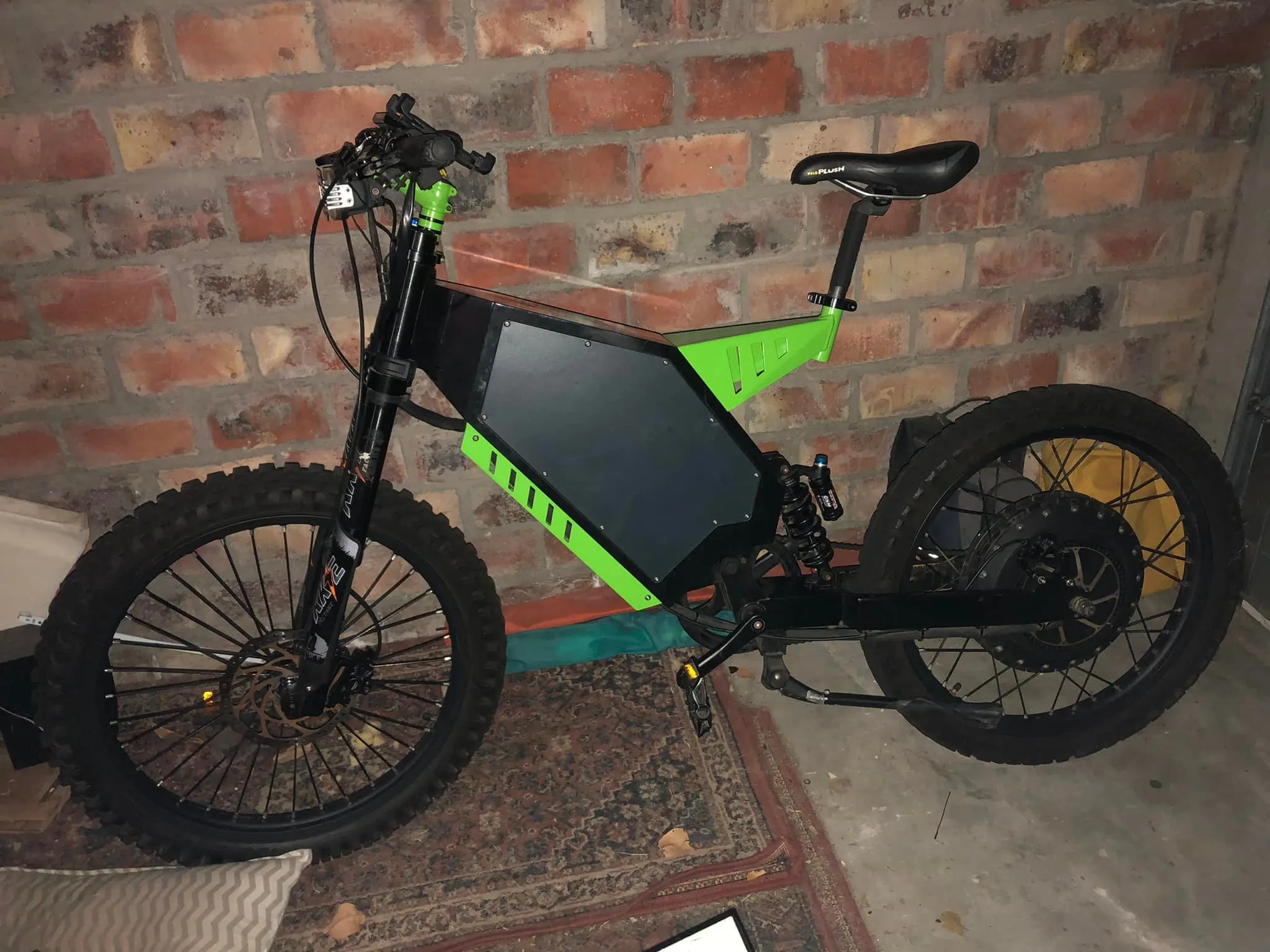 Free Shipping 8000w 12000w 15000w Adult Stealth Bomber E Bike Mountain City Road Hybrid Sur Ron Ebike Fat Tire Electric Bike