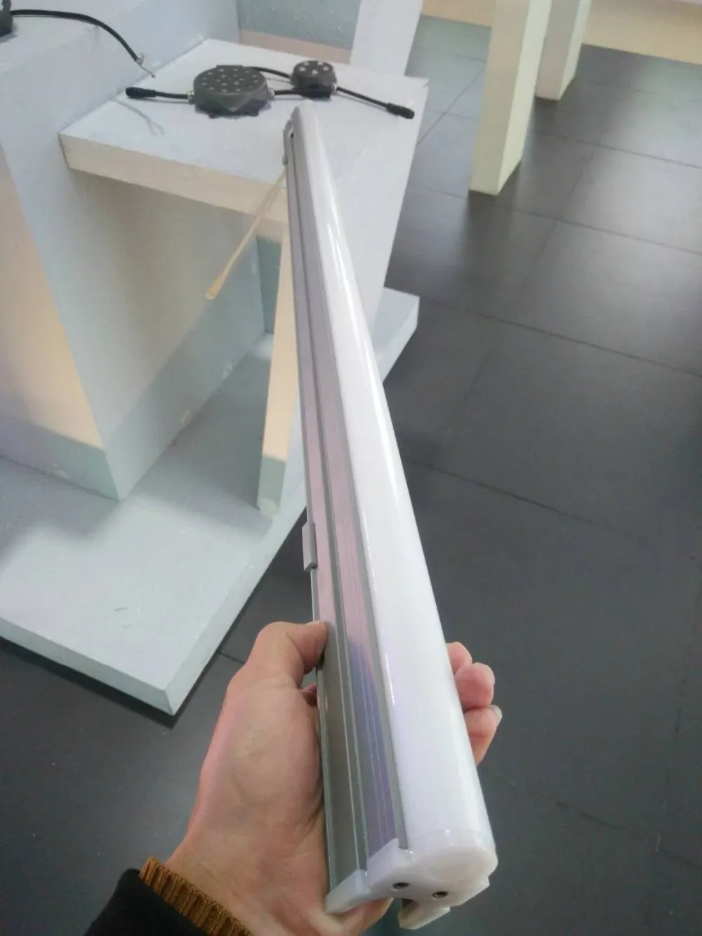 Hotel Building Waterproof IP65 Aluminium Housing Lighting Project outdoor RGBW Linear Led Wall Washer Light bar 12W