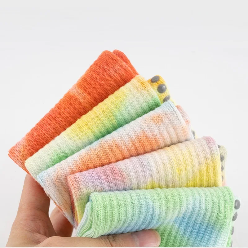Bulk Custom Logo Women Tie Dye Socks Indoor Gym Floor Dance Training Yoga Pilates Socks Grip Non Slip Gel Bottom