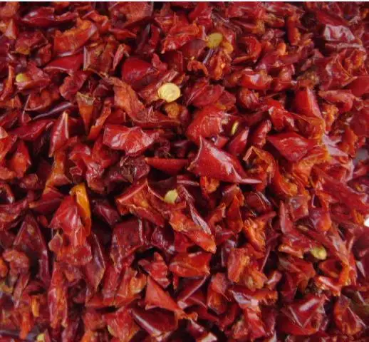 Сушеный на воздухе красный колокольчик перец различных размеров