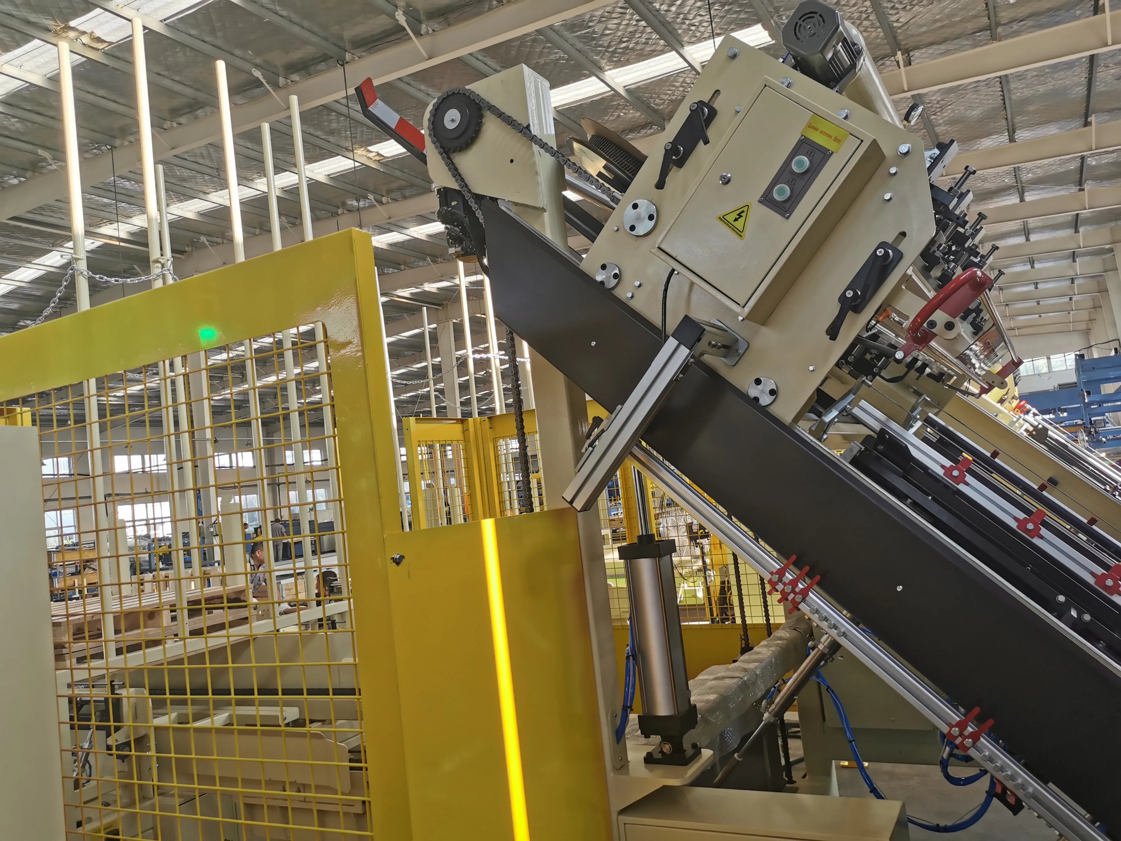 SF9025 Semi-auto vertical stringer wood pallet nailing machine