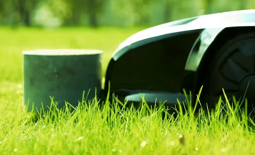 APP control IPX67 power supply optional battery capacity edge cutting robot mowers