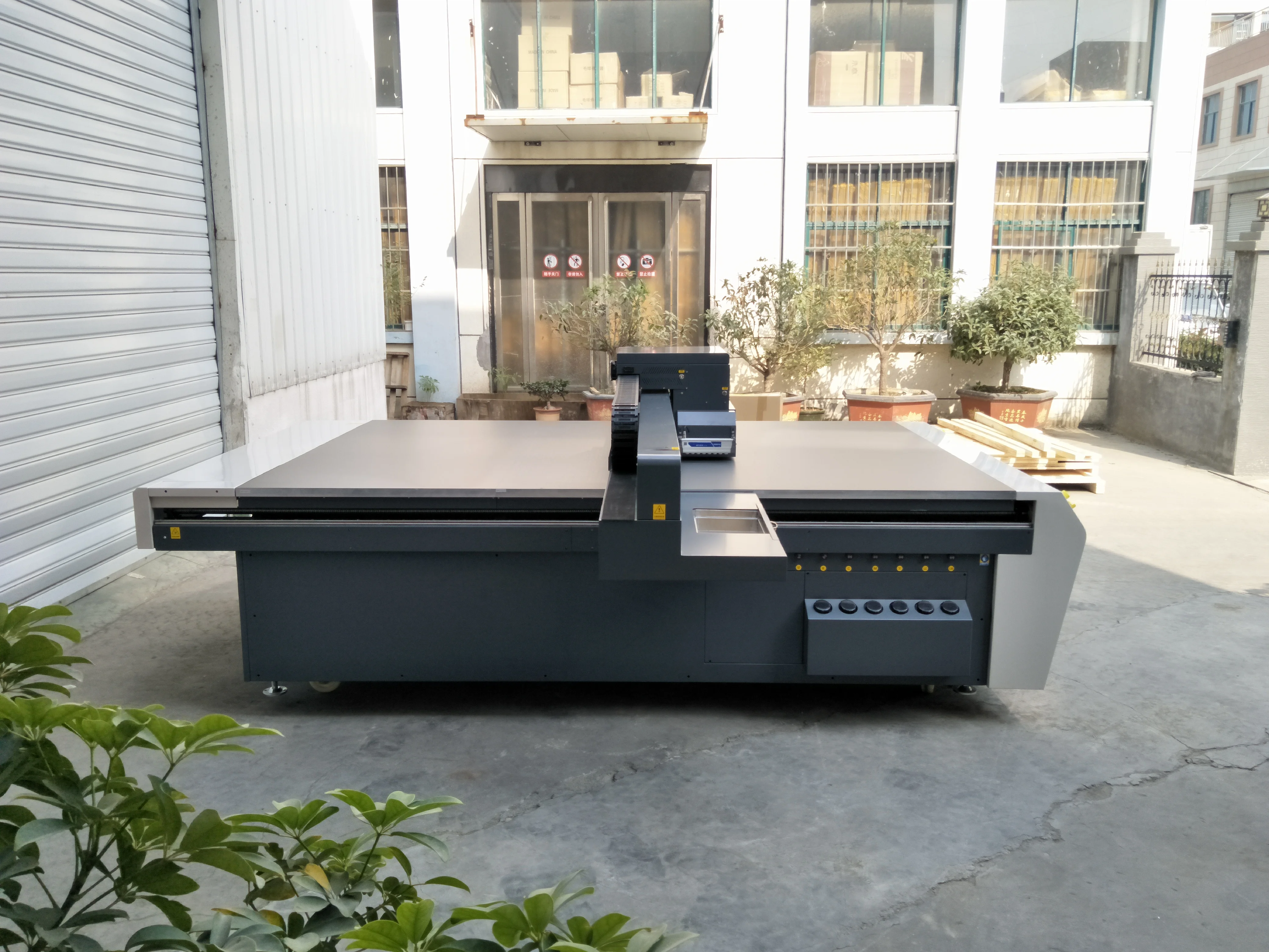 Signs embossed uv printer wide format 2030
