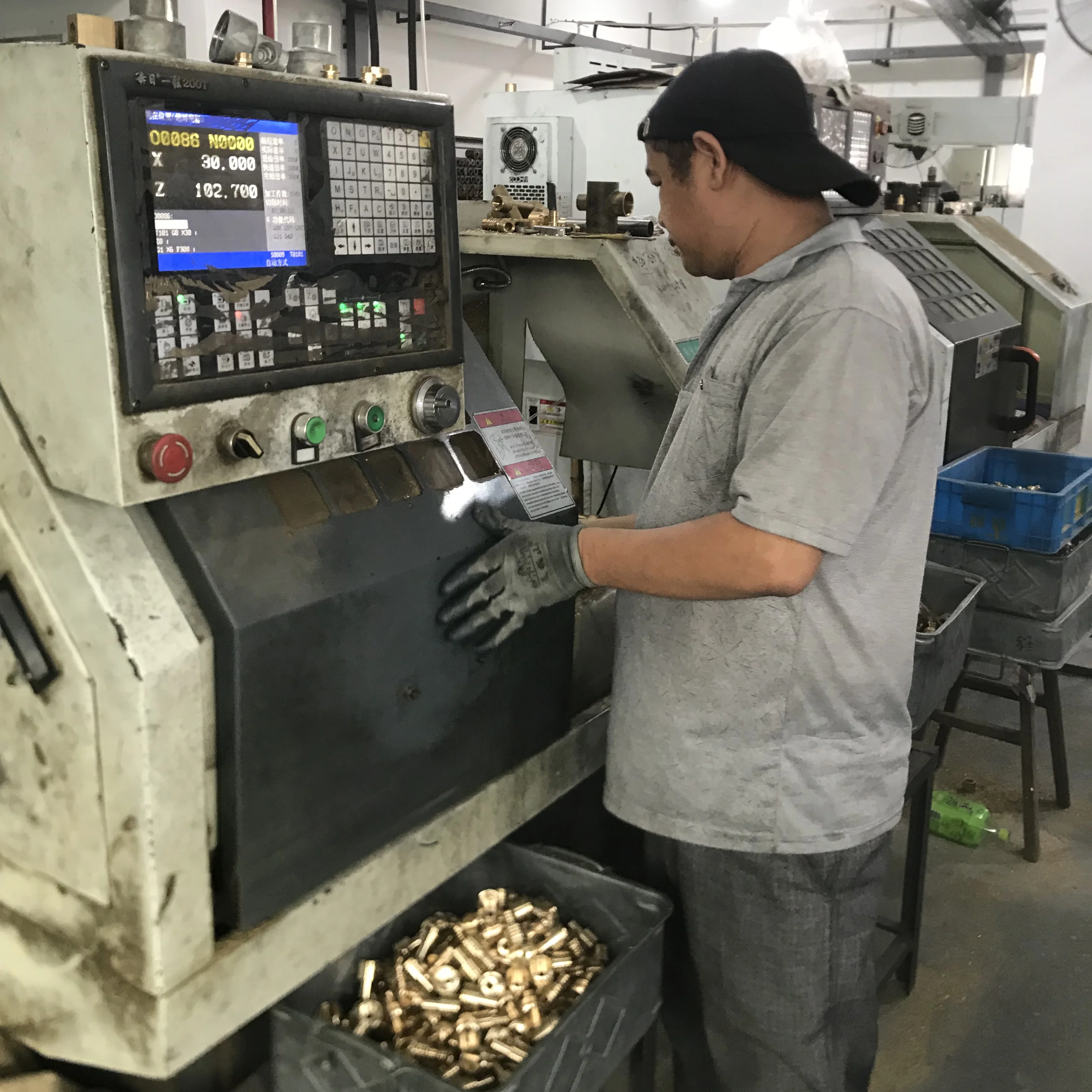 Однорычажный смеситель для раковины умный кран умывальника ванной комнаты