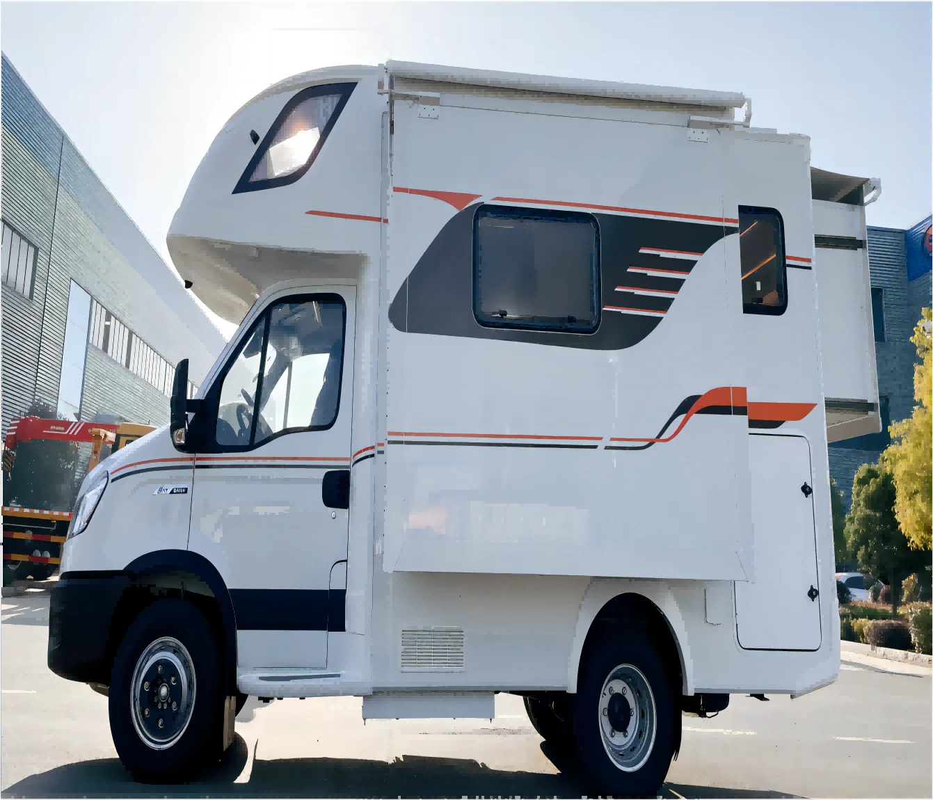 Sino-foreign joint venture chassis Iveco Type C mid-door convenience  recreational vehicle