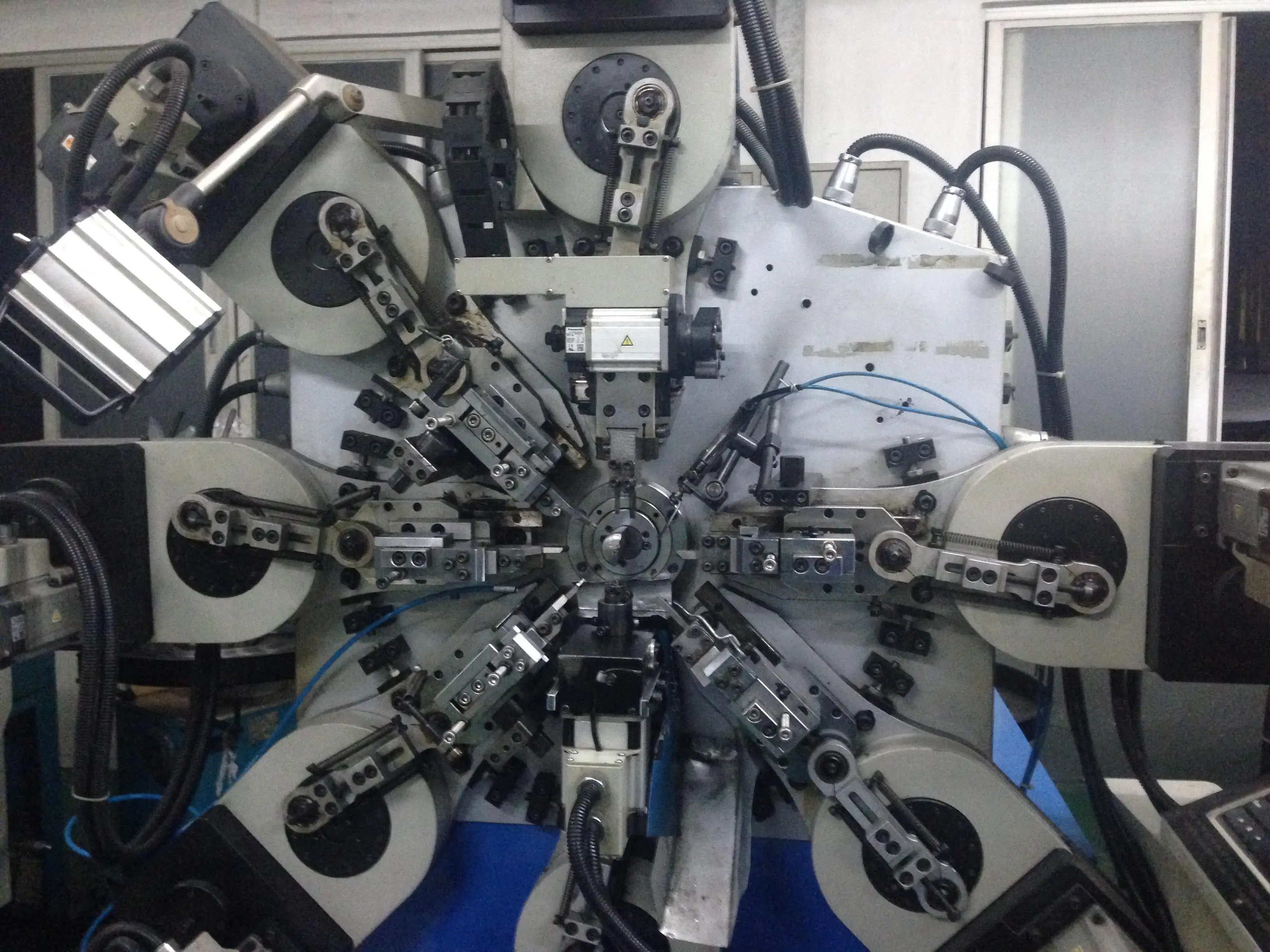 Customize Hot Selling Two-Way Shape Memory Stainless Steel Alloy Tension Spring With Hook