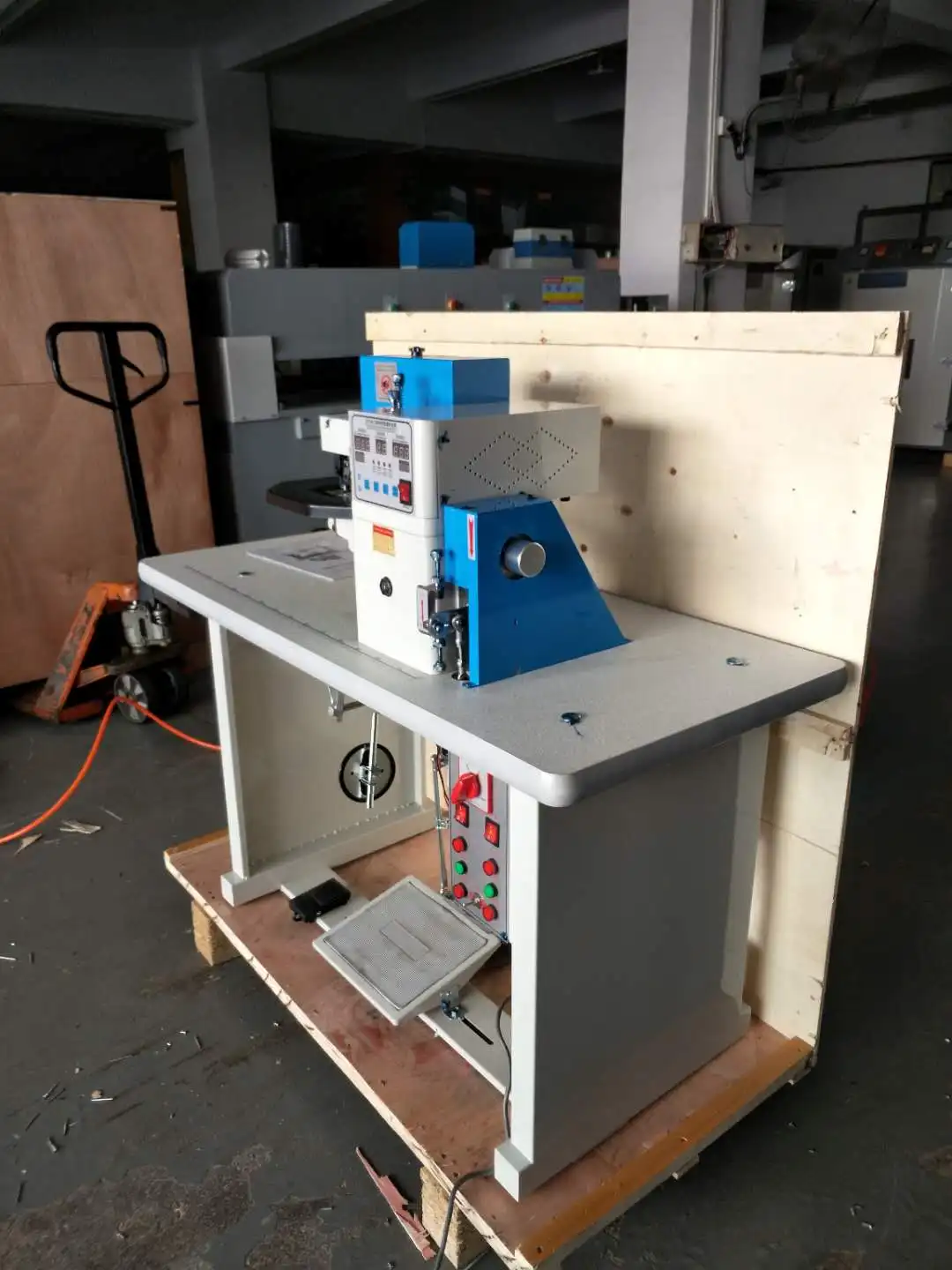 DT-298B Shoe Making Machine Edge Folding&Cementing Machine for Shoe Upper