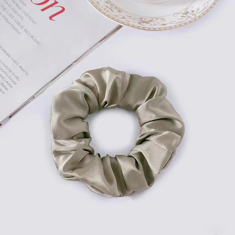 2024 Hot Sale Fashion Non-toxic hair ties 100% pure silk scrunchy hair bands silk like scrunchies with PVC bag