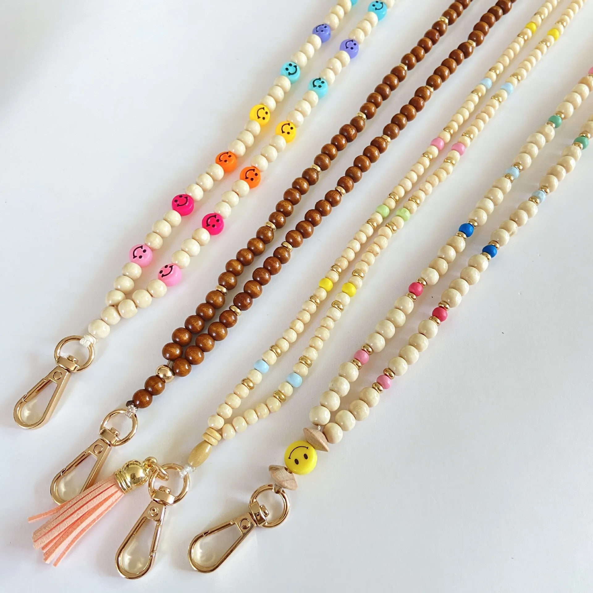 Factory Wholesale Hot Selling Wood Beaded Lanyard Keychain Trendy Colorful Wooden Bead Lanyard For Teacher Gift