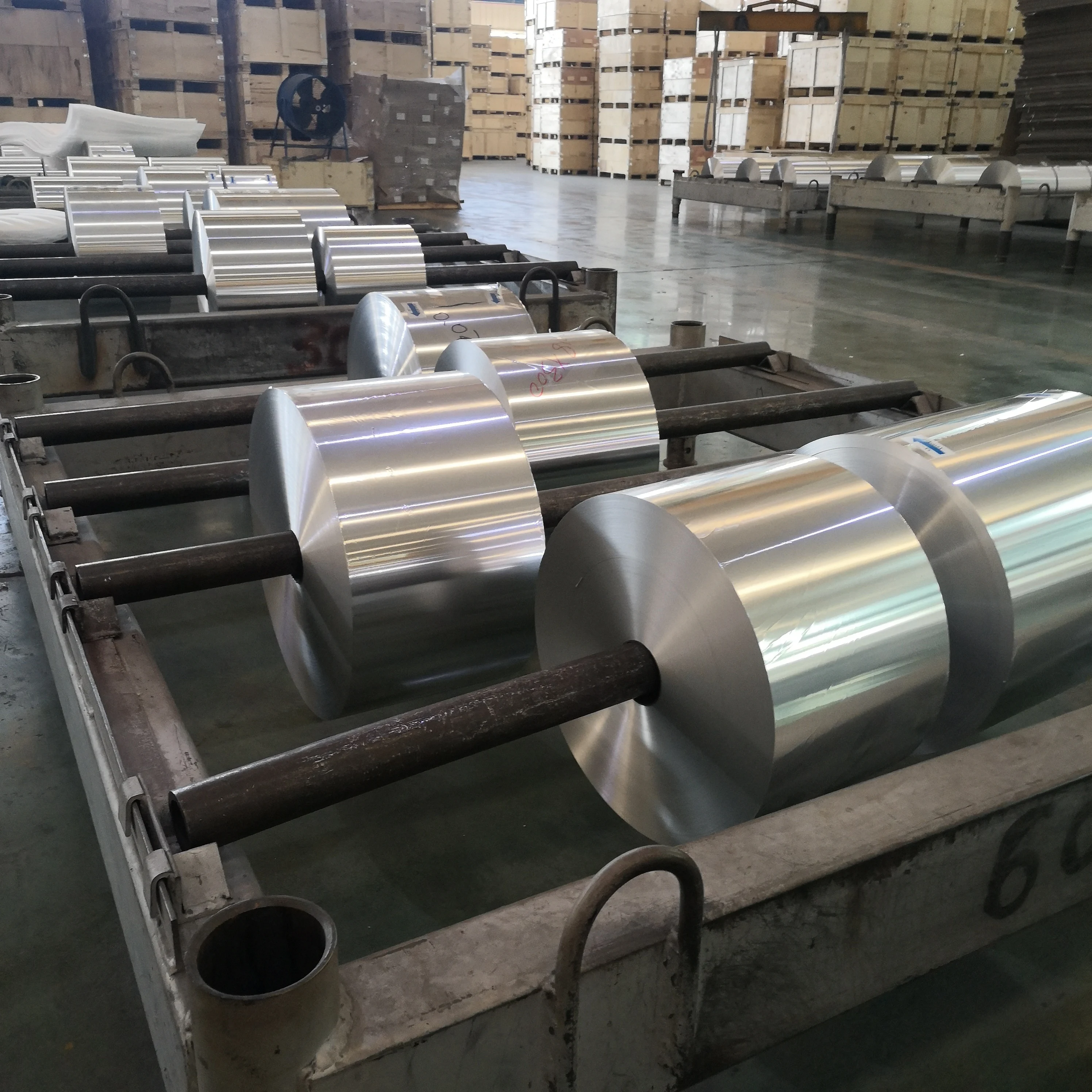 China Food Grade 8011 O Temper Aluminum Foil 9 12 13 14 16 18 25 Micron Thickness Hookah Foil