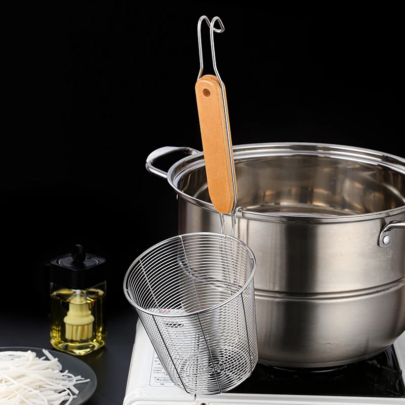 Mesh Spider Strainer Pasta Basket with Wooden Handle Stainless Steel Noodle Strainer Fry Colanders
