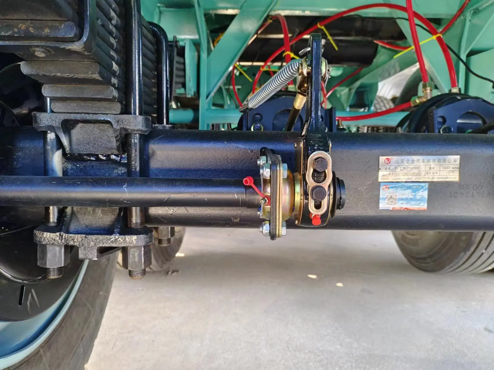 Custom Direct Factory Origin 3-Axis Multi-Axis Container Dump Semi-Trailer with Wabco Brake System