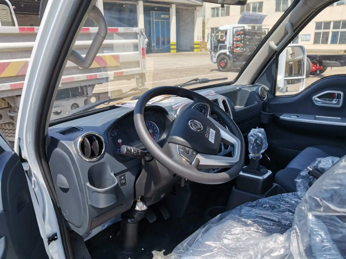 Китайский бренд DONGFENG Электрический грузовой автомобиль 3 5 T GVM выносливость 280 км с фургоном