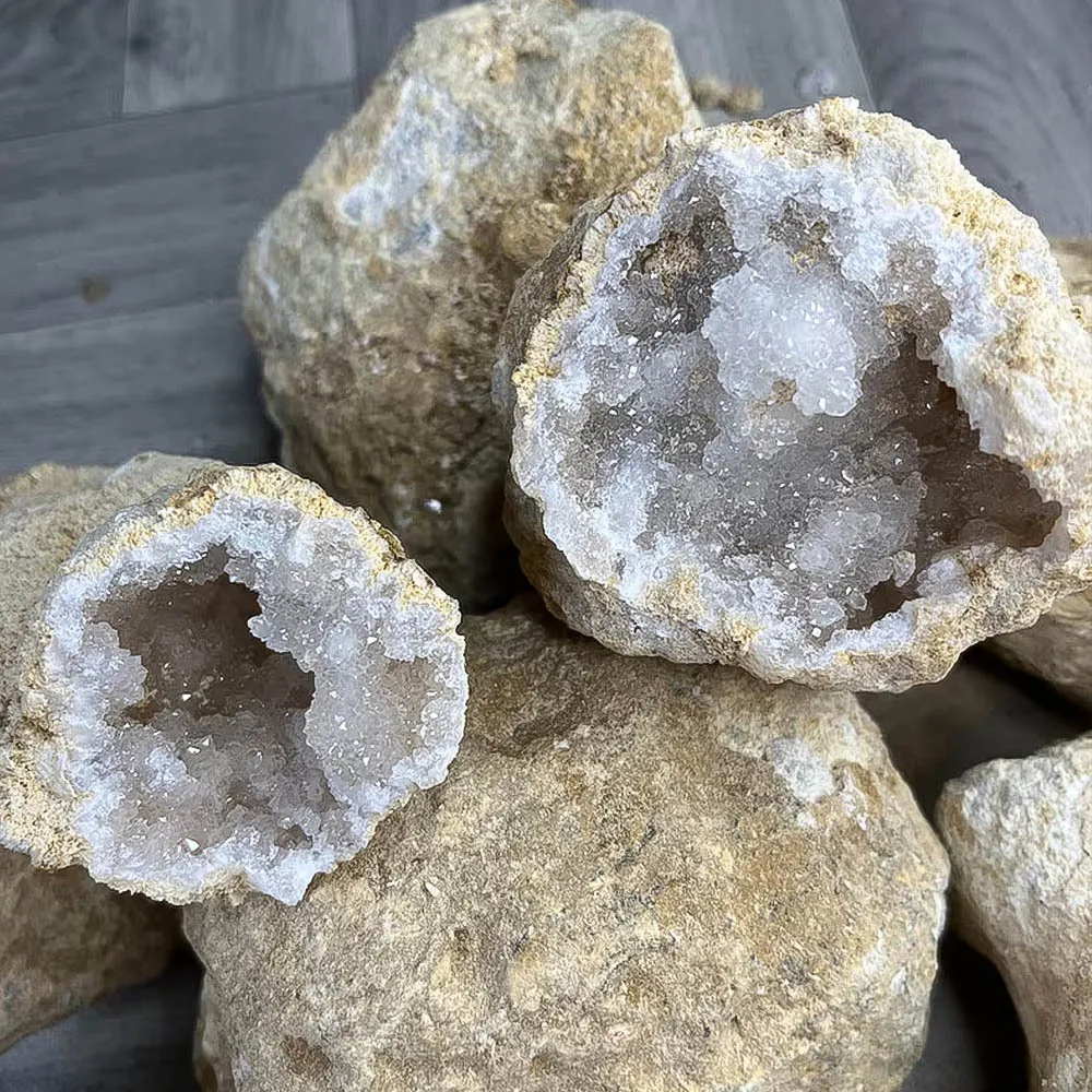 Geodes with Crystals Break Open, Geodes Crystals Science Kit, STEM Educational Crystal Toys Gifts, Coloured Geodes Crystals