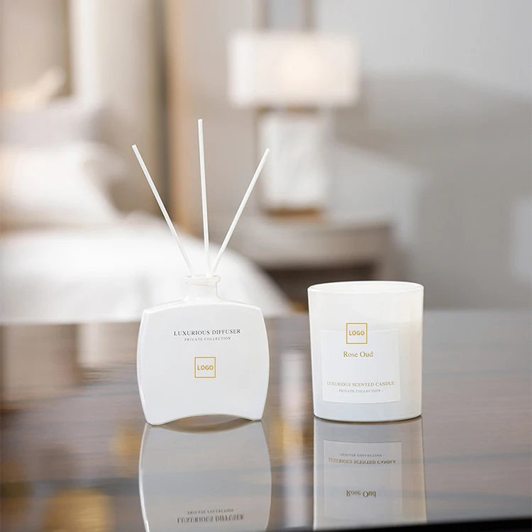 Home Fragrance Private Label Luxury Glass Bottle Essential Oil Aroma Reed Diffuser and Candle Set for Air Freshener