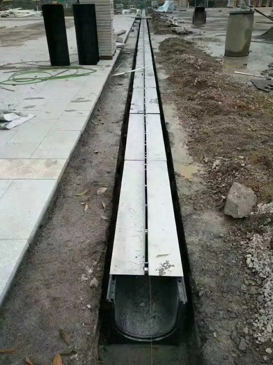 Factory direct sell HDPE U-shaped linear drainage ditch kitchen water drainage channel