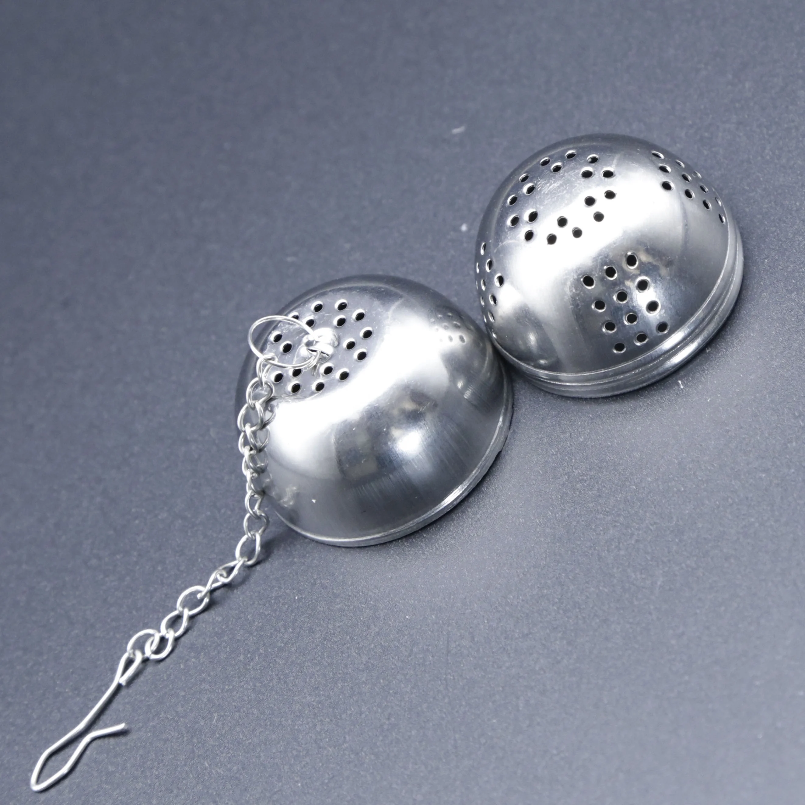 Stainless Steel Tea Filters Loose Leaf Tea Infuser Strainers Loose Leaf Tea Infuser with Extended Chain Hook