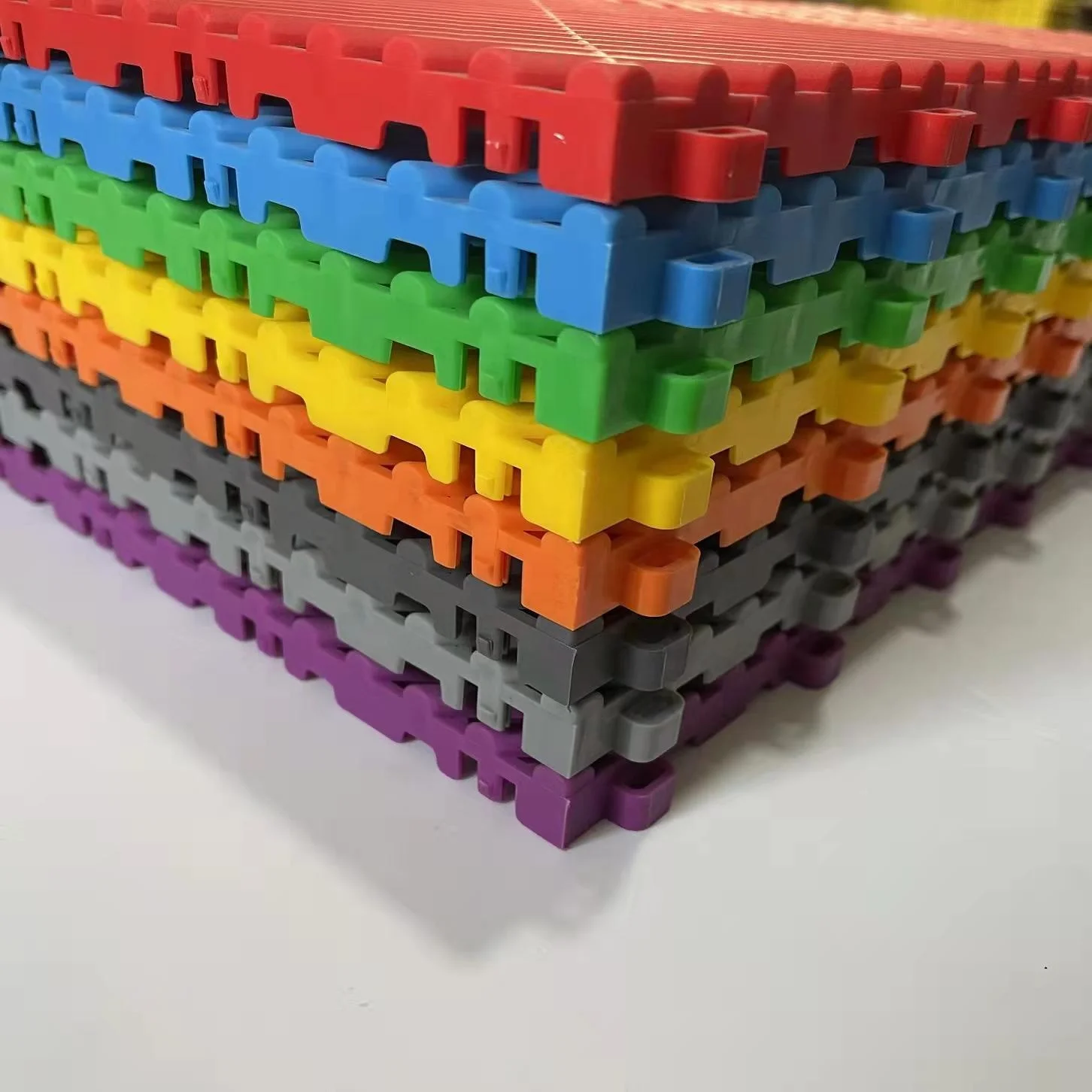 Readygo plastic floor tiles colorful new materials eco friendly race deck pink garage flooring tiles