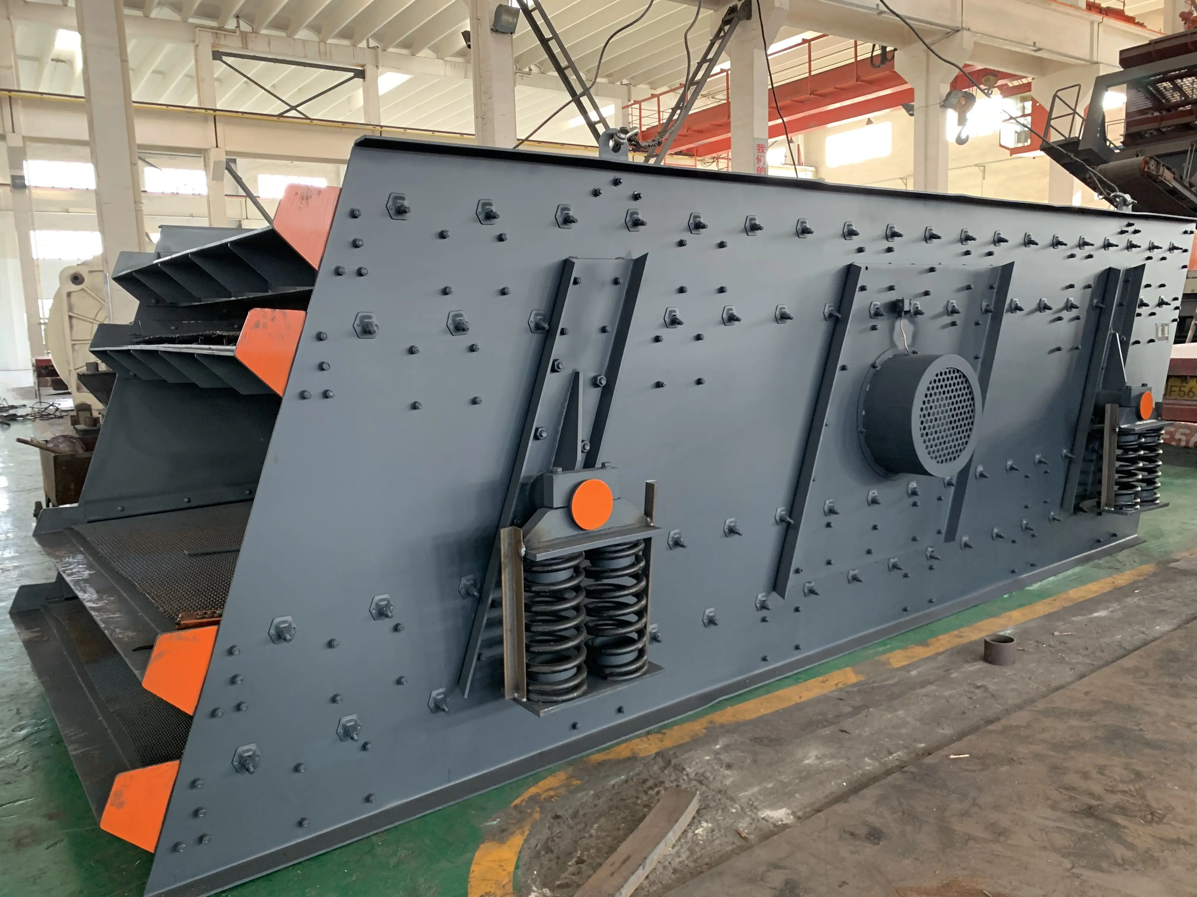 China Factory Good Quality YK Series Silica Sand Vibrating Screening Machine