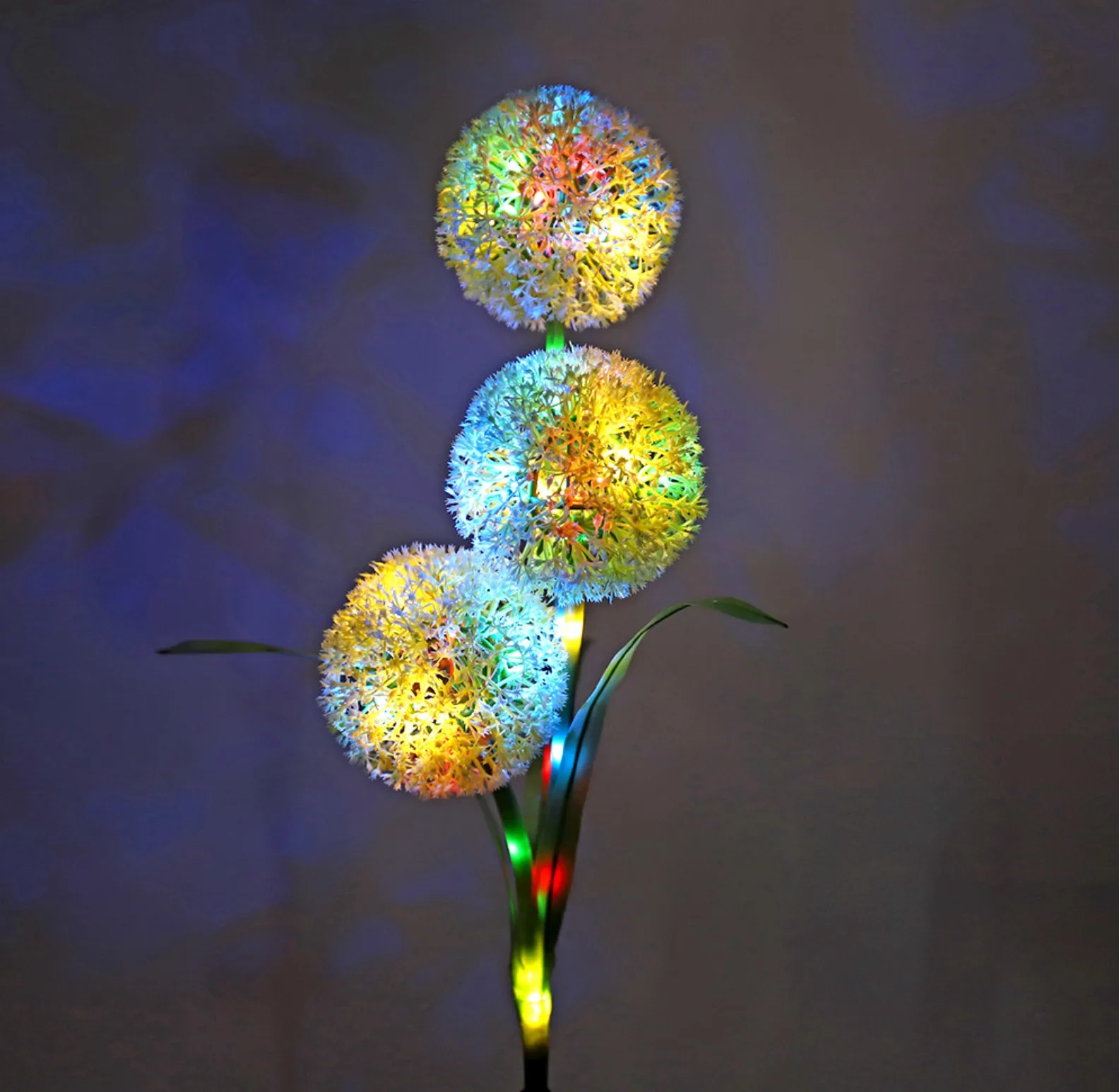 Светодиодный садовый светильник на солнечной батарее, декоративное освещение с 3 головками цветка одуванчика для дорожек и дома, питание от солнечных панелей