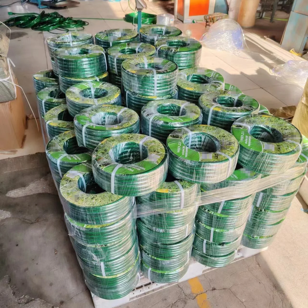 Extensible Garden Hose Connector for Plastic Pipes Premium Garden Hoses & Reels