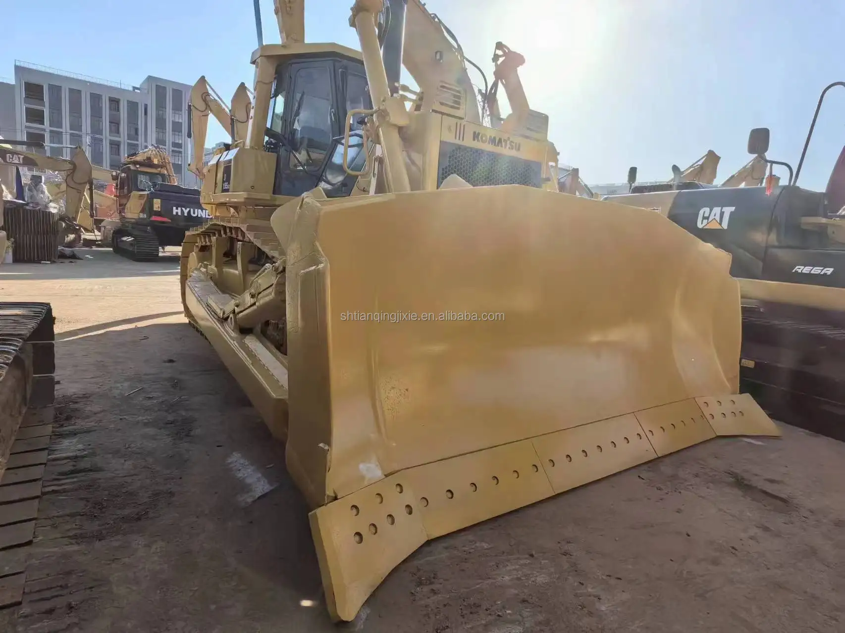 Japan Original Second-Hand used Komatsu D155A-5 Dozer 39tons Heavy Duty Earth-Moving Machine Used Crawler Bulldozer Hot Sale