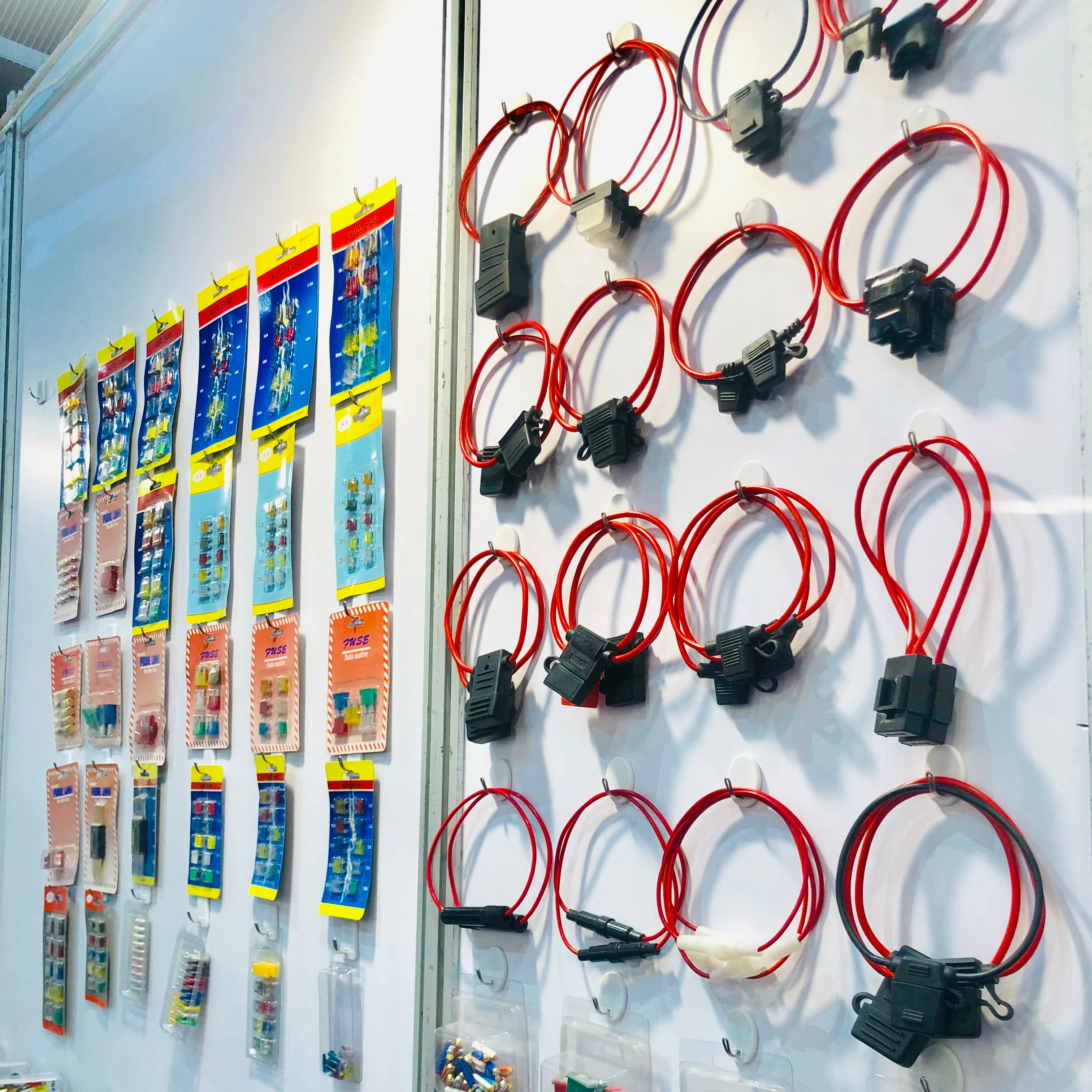 Низковольтный держатель предохранителя, водонепроницаемый Встроенный держатель предохранителя