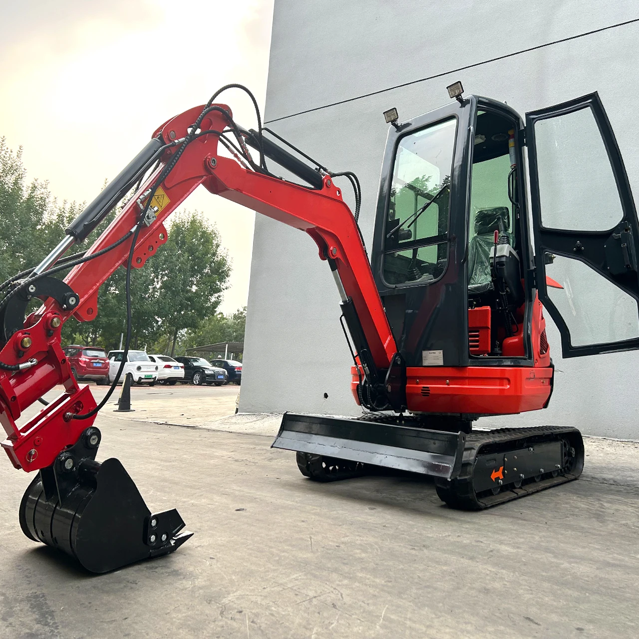 China Widely Used EPA Kubota Farm Mini Excavator 1.8 Ton 2 Ton Small Digger Excavator For Family Garden
