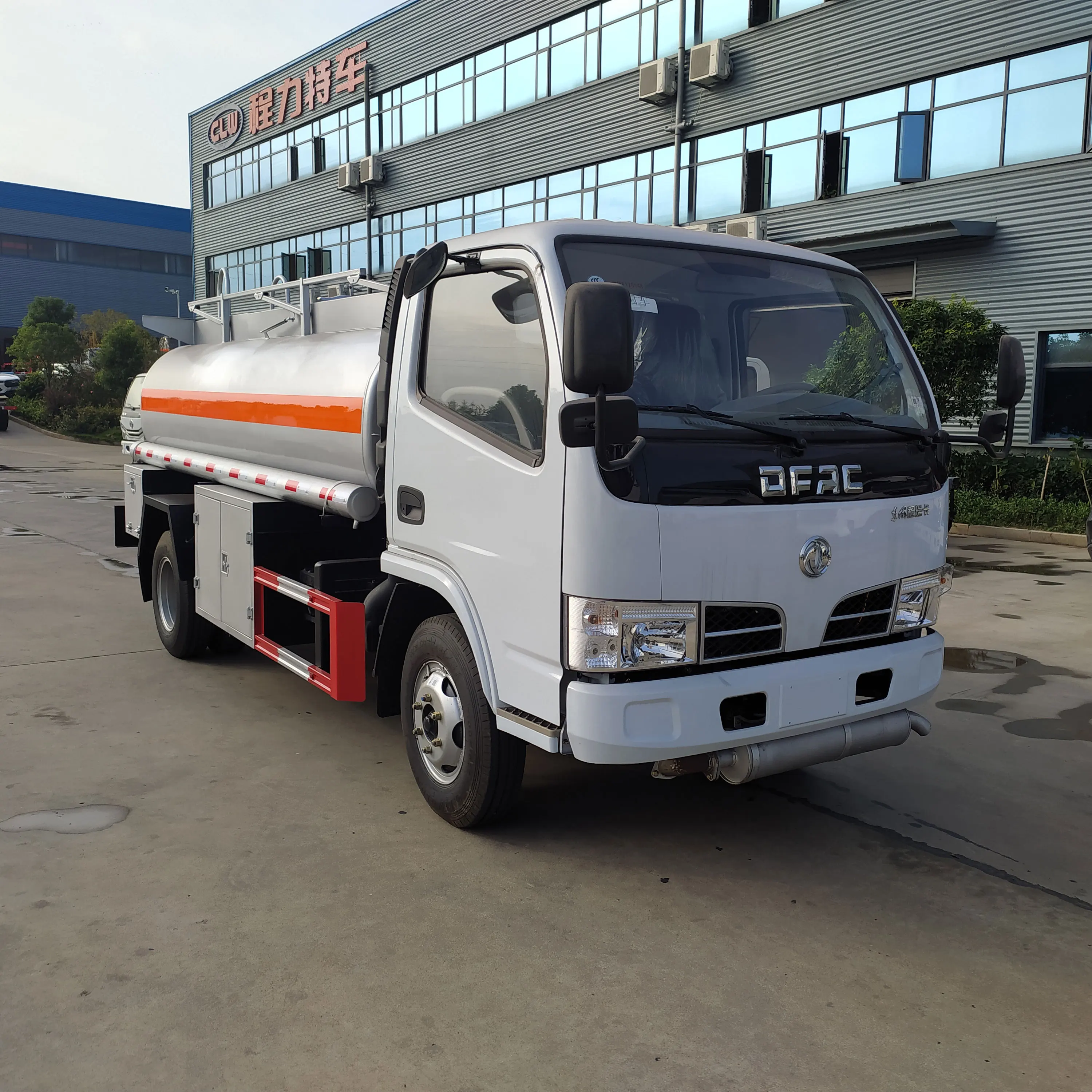 Dongfeng 4*2 5000L топливный бак, грузовики для доставки бензина и дизельного топлива на продажу