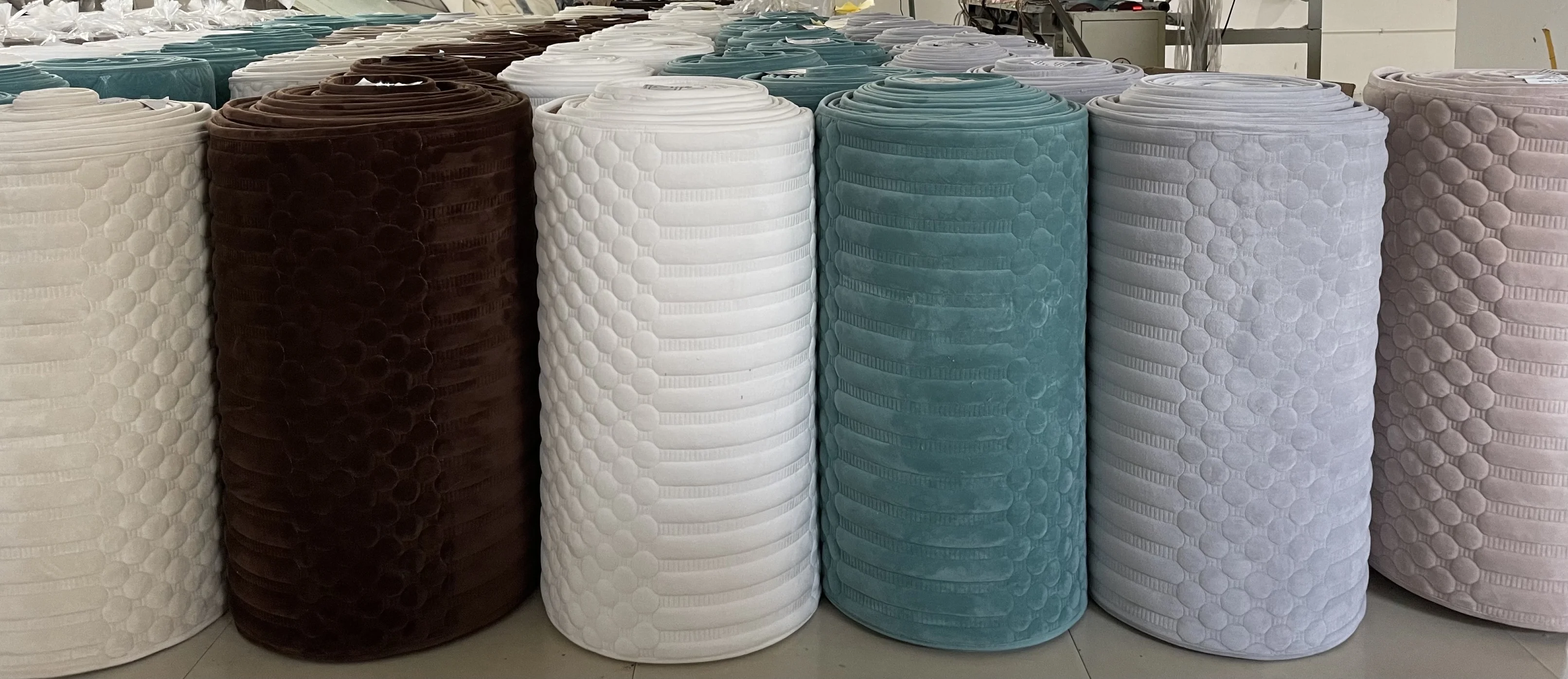 Wholesale European Market 70 cm Rolled Sofa Covers Quilted With Flannel Velvet Holland Chenile Fleece Faux Rabbit Fur Fabrics