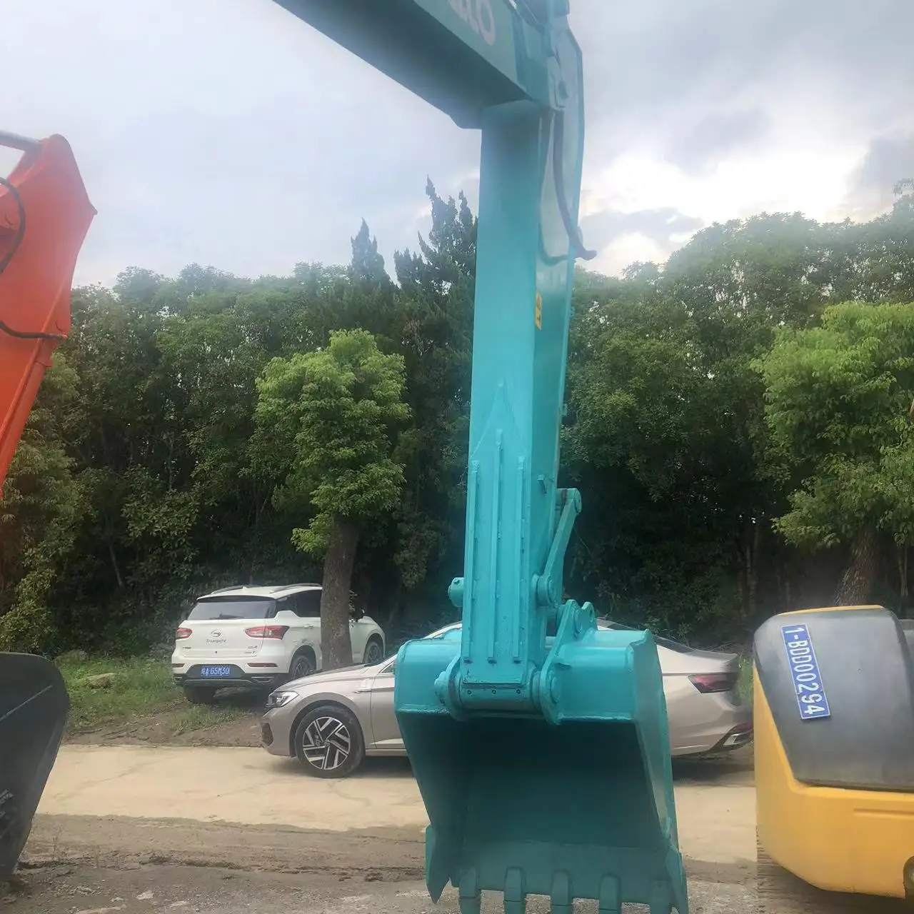 Used original KOBELCO sk200-8 sk200LC-8  Crawler excavator for sale