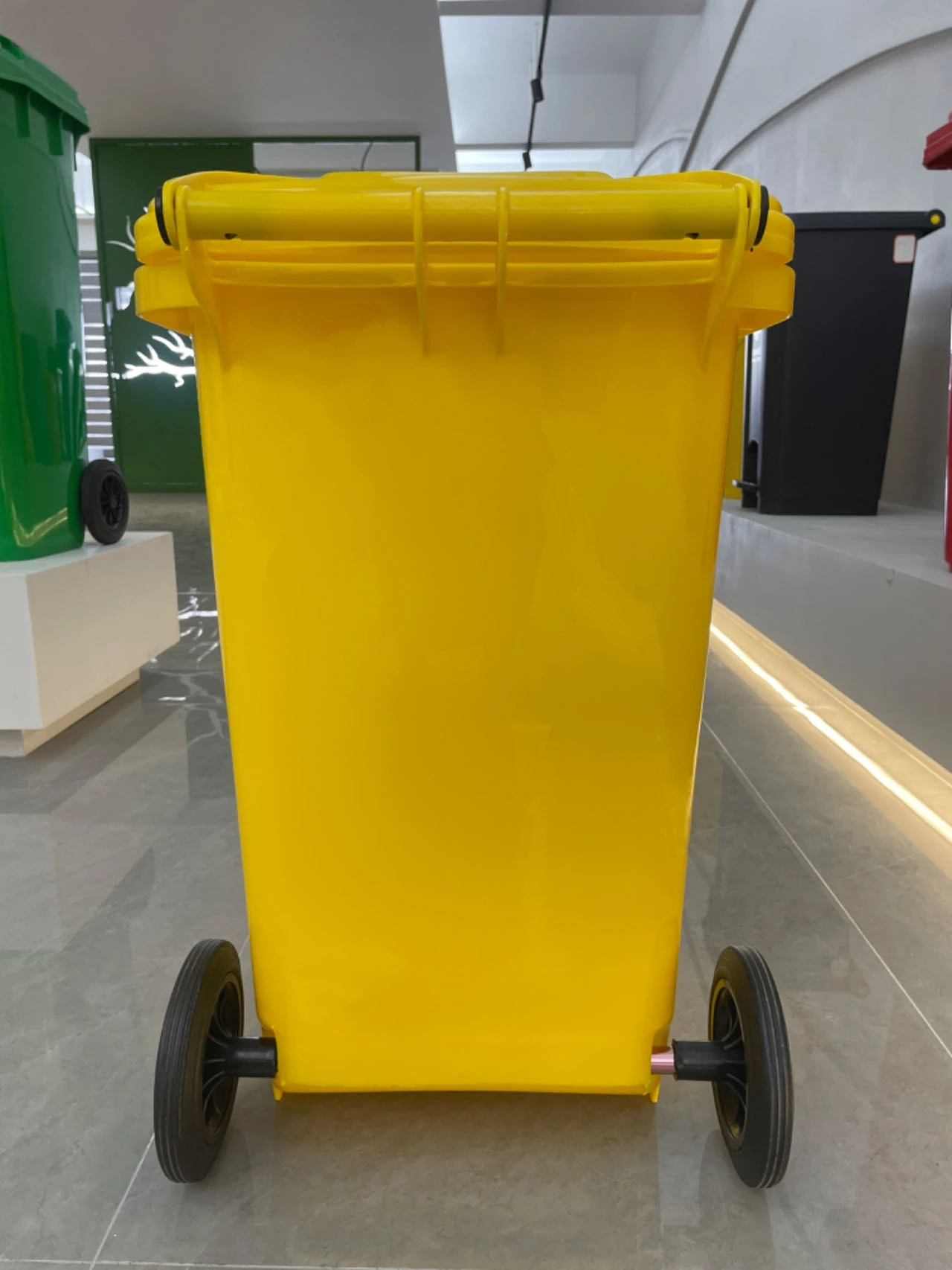 Прочный контейнер для мусора из полиэтилена HDPE 240 среднего размера 100 л желтый