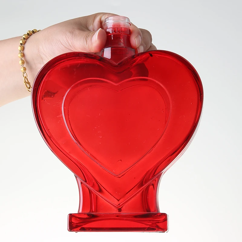 Heart Shaped Borosilicate Empty Custom Spirits Gold Vodka Liquor Gin Whiskey Clear Glass Water Bottle