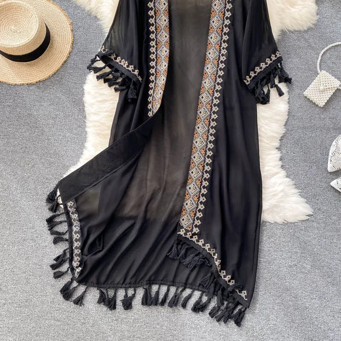 LY3064  New 2023 Fashion Design Black White Color Embroidery Bohemian Kimono Shirt Blouse Bohemian Blouses Jacket