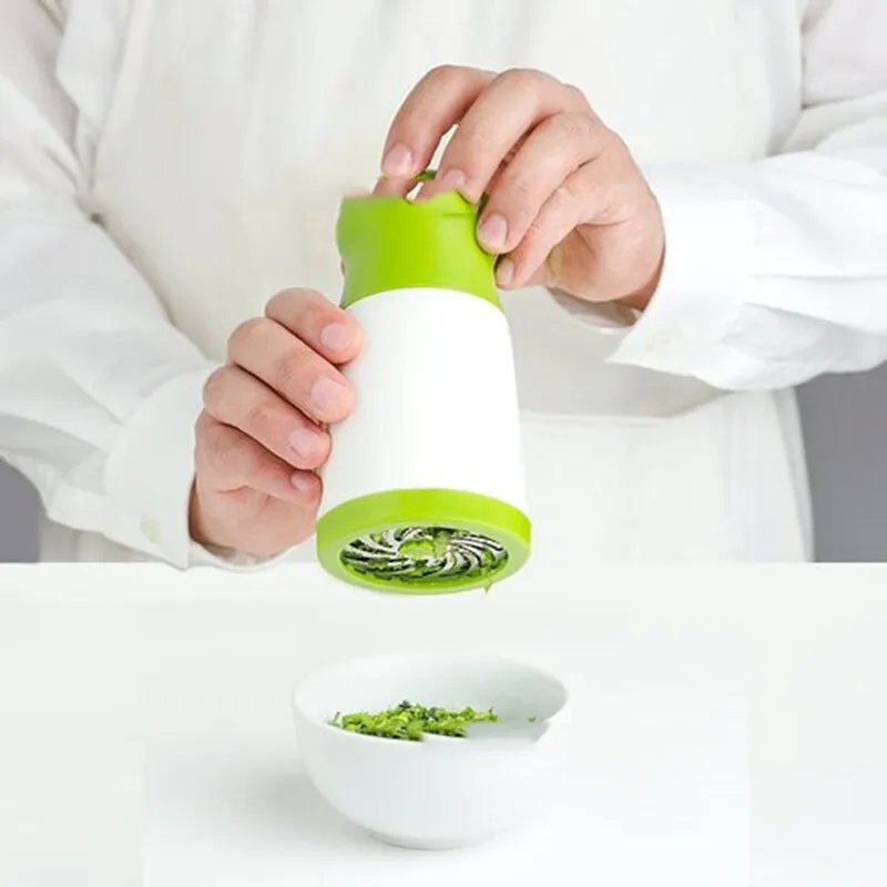 Hand Roller Herb Spice Grinder Plastic Stainless Steel Vegetable Dry Grated Coriander Chopper Cutter Tools for Kitchen