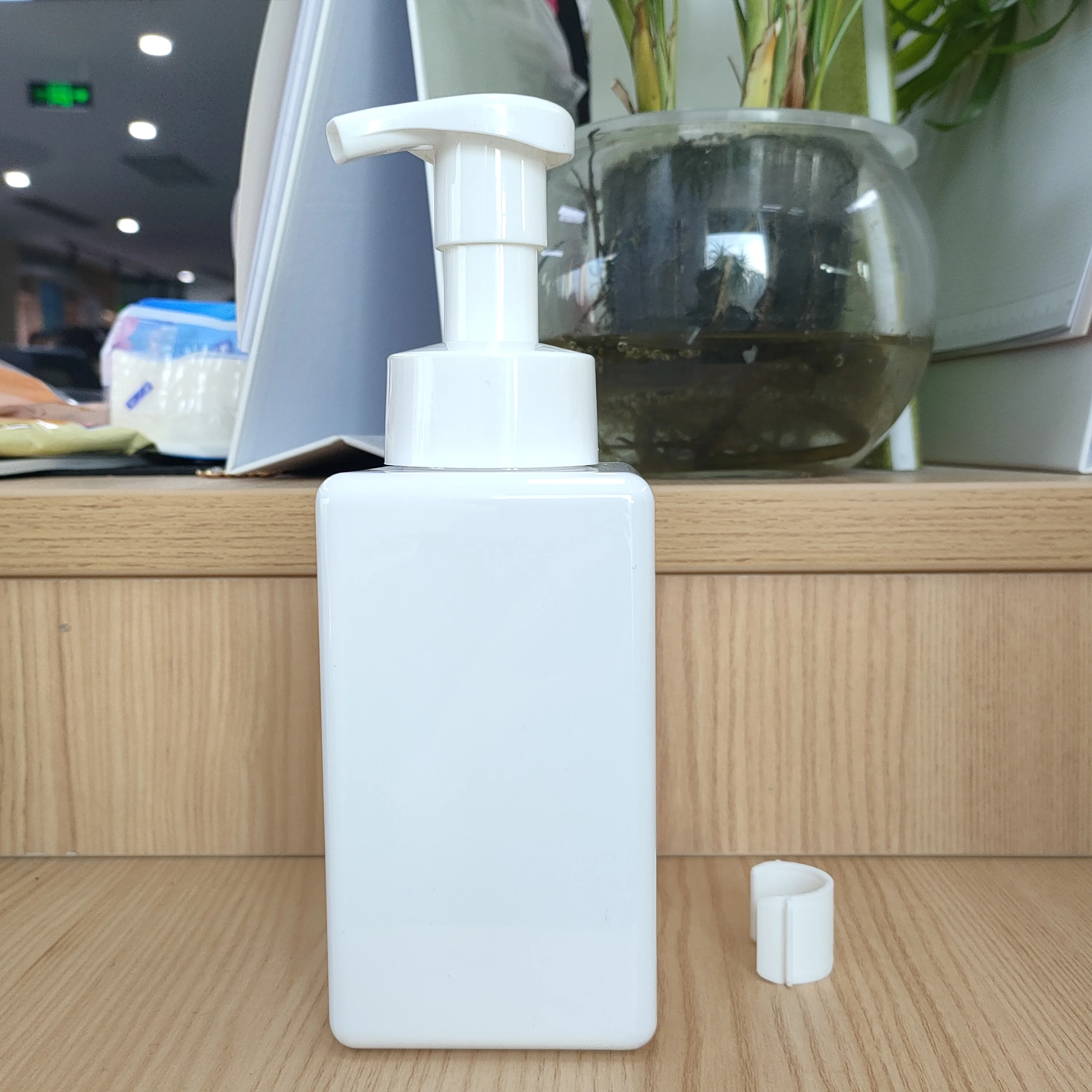 Custom empty 450ml 1.6cc 0.8cc white cosmetic body shampoo facial hand soap dispenser pump wash foaming liquid hand soap bottle