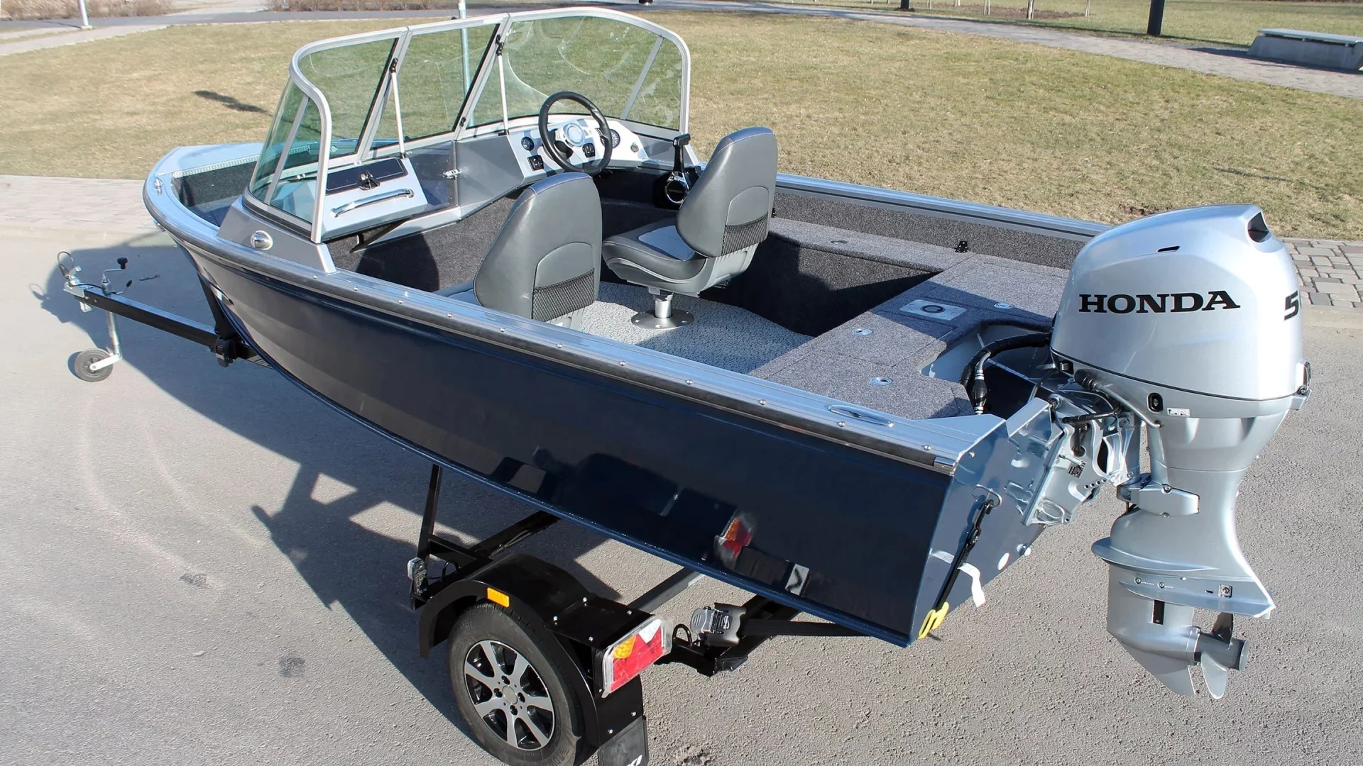 Новинка, 16-футовая алюминиевая Роскошная скоростная лодка для рыбалки, мощная реактивная консоль, озеро, река, надувной спортивный стиль, длина 4,5 м, в комплекте