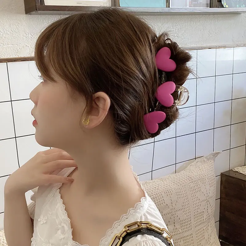 Oem Wholesale Custom Korean Large  Hair Claws Simple Elegant Heart  Shark Hair Clip  Blue Plastic Hair Claw Clip