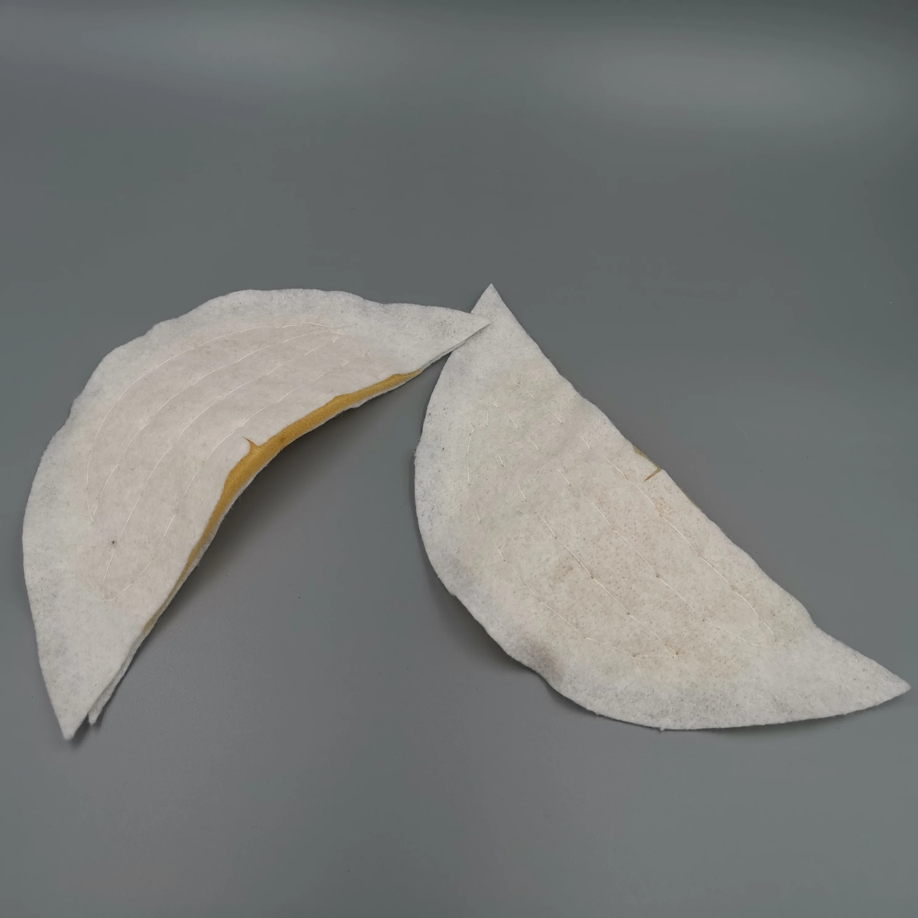 Наплечные подушечки Half Moon, подгоняемый материал, толщина 1/3 дюйма X 11 дюймов X 4 1/3 дюйма, белые