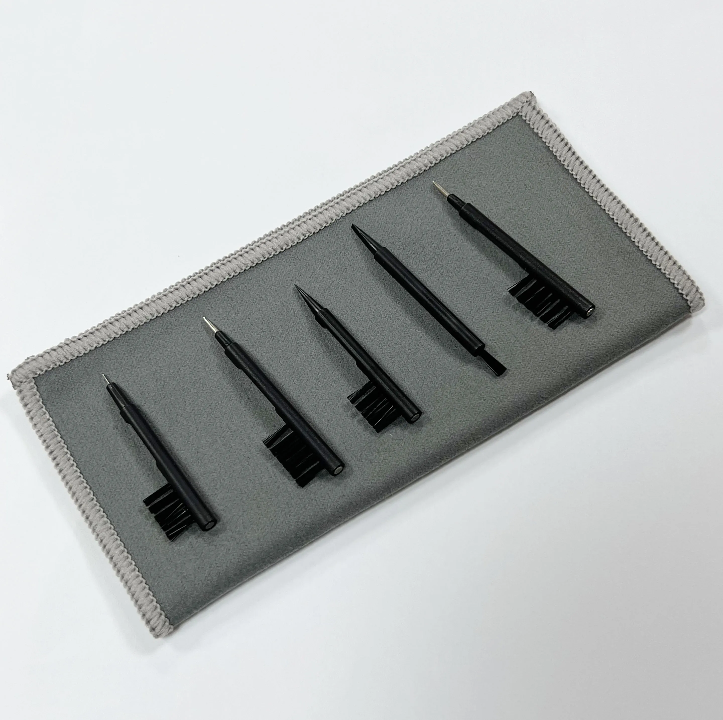 Hearing Aid Clean Brush with Magnet Spare Parts Accessories 5 to 7 hole brushes clean Kits Accessories with loop