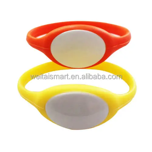 Custom Reusable Programmable RFID label tag Silicone bracelet nfc Waterproof Swimming Hotels Ntag213 Chip 1K  13.56MHZ