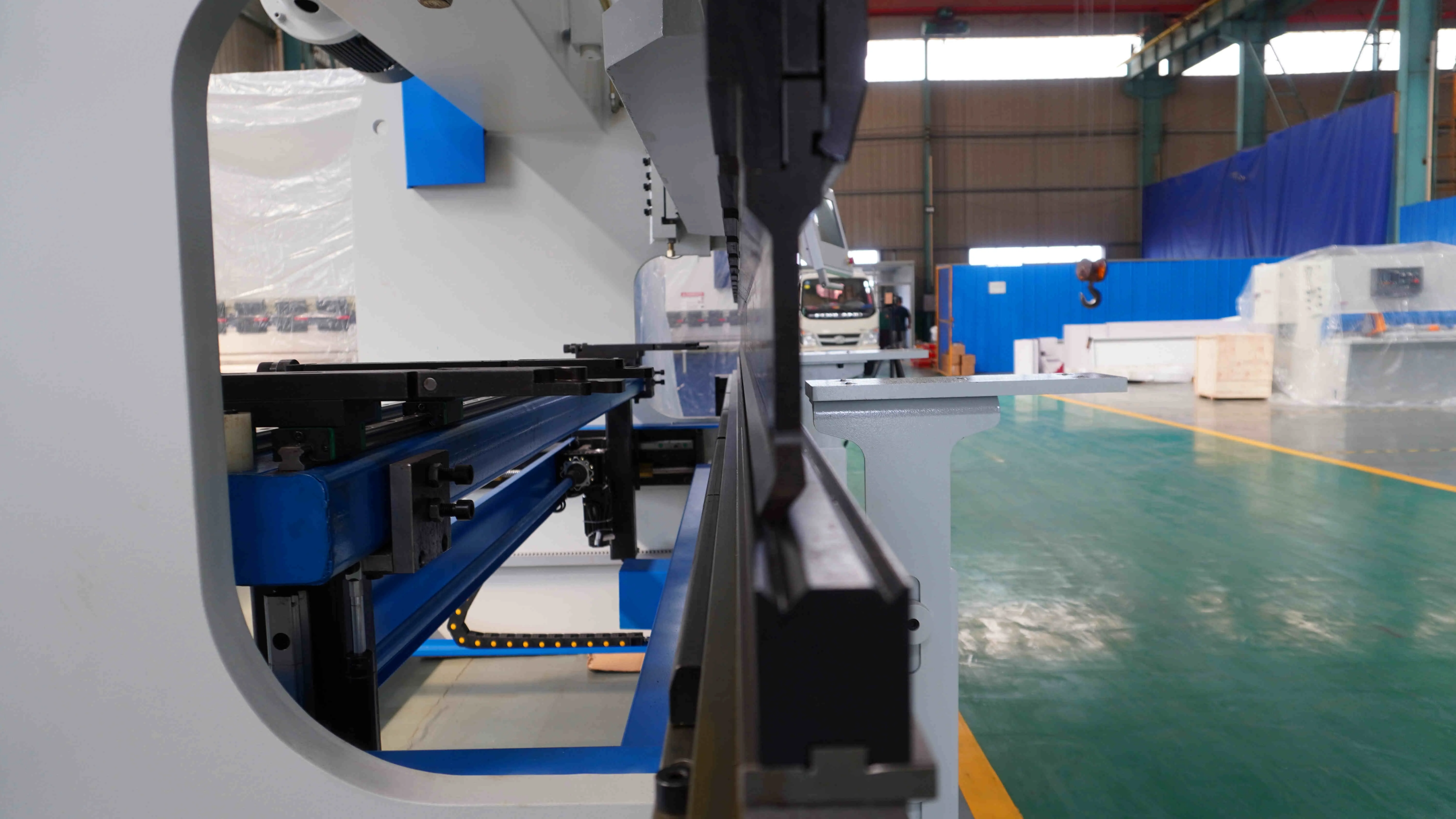 2022 New Arrival Mini NC 100T 3200 Automatic Press Brake Machine For Metal Plate