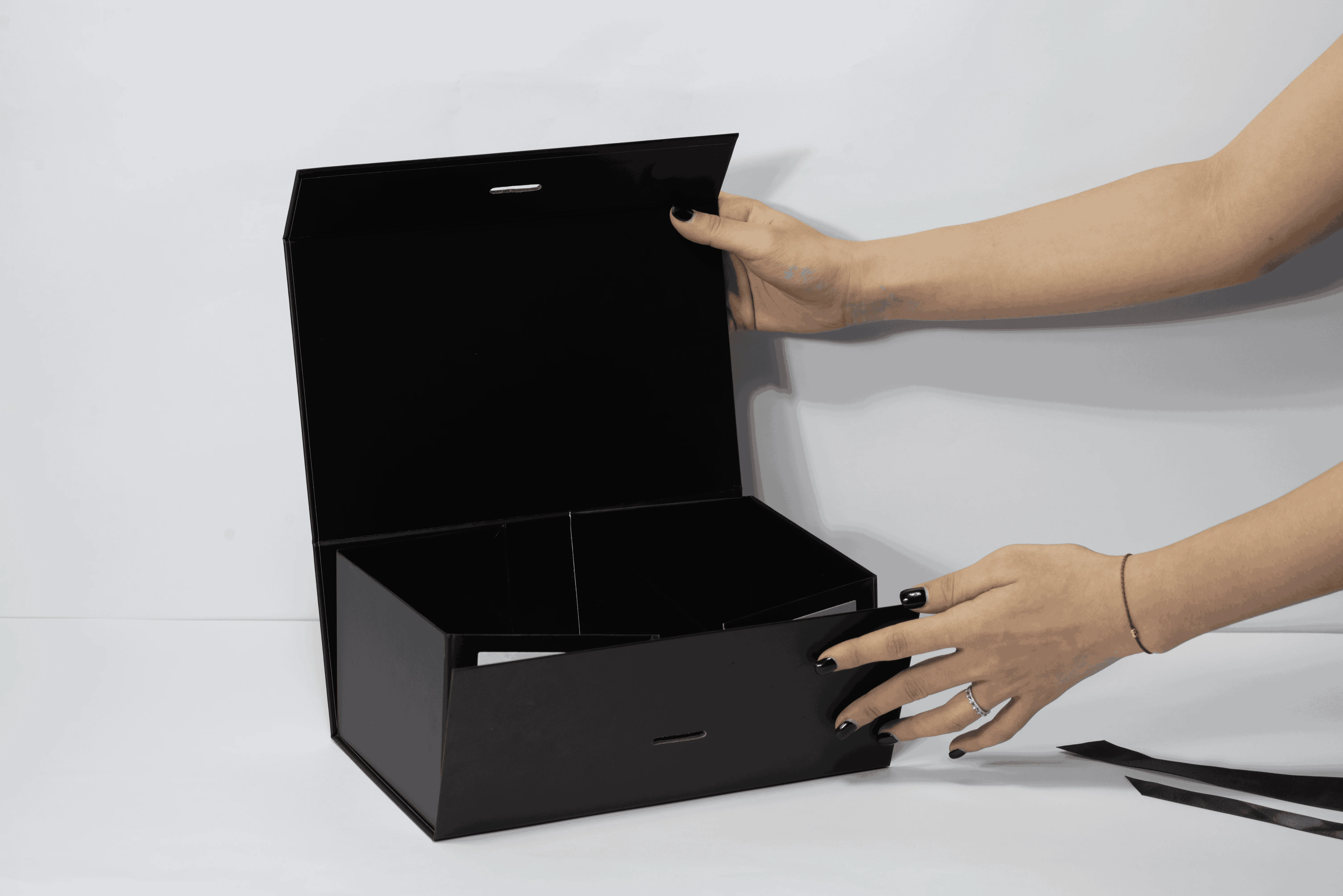 Luxury Black Book Shaped Rigid Cardboard Foldable Gift Box Custom Print Paper Clamshell Magnetic Gift Box